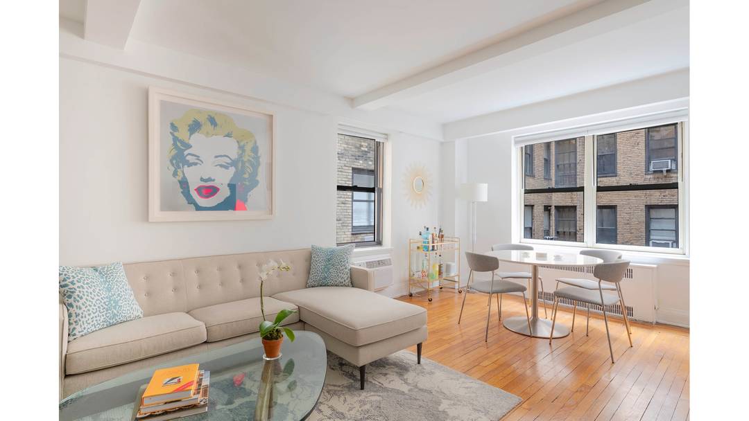 Move right into this beautifully proportioned pre war one bedroom nestled within the coveted Southgate Cooperative in Beekman Place.