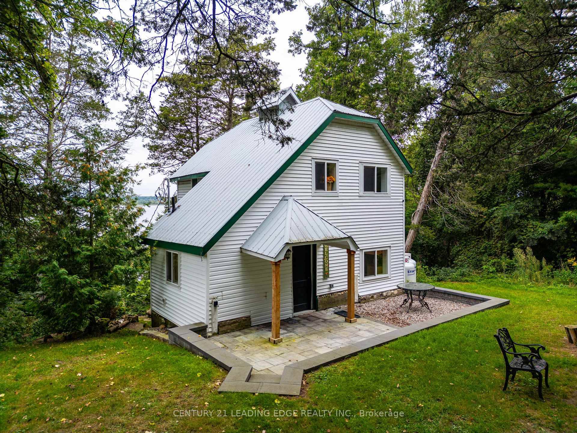 Welcome To A Hidden Gem By The Bay Of Quinte.