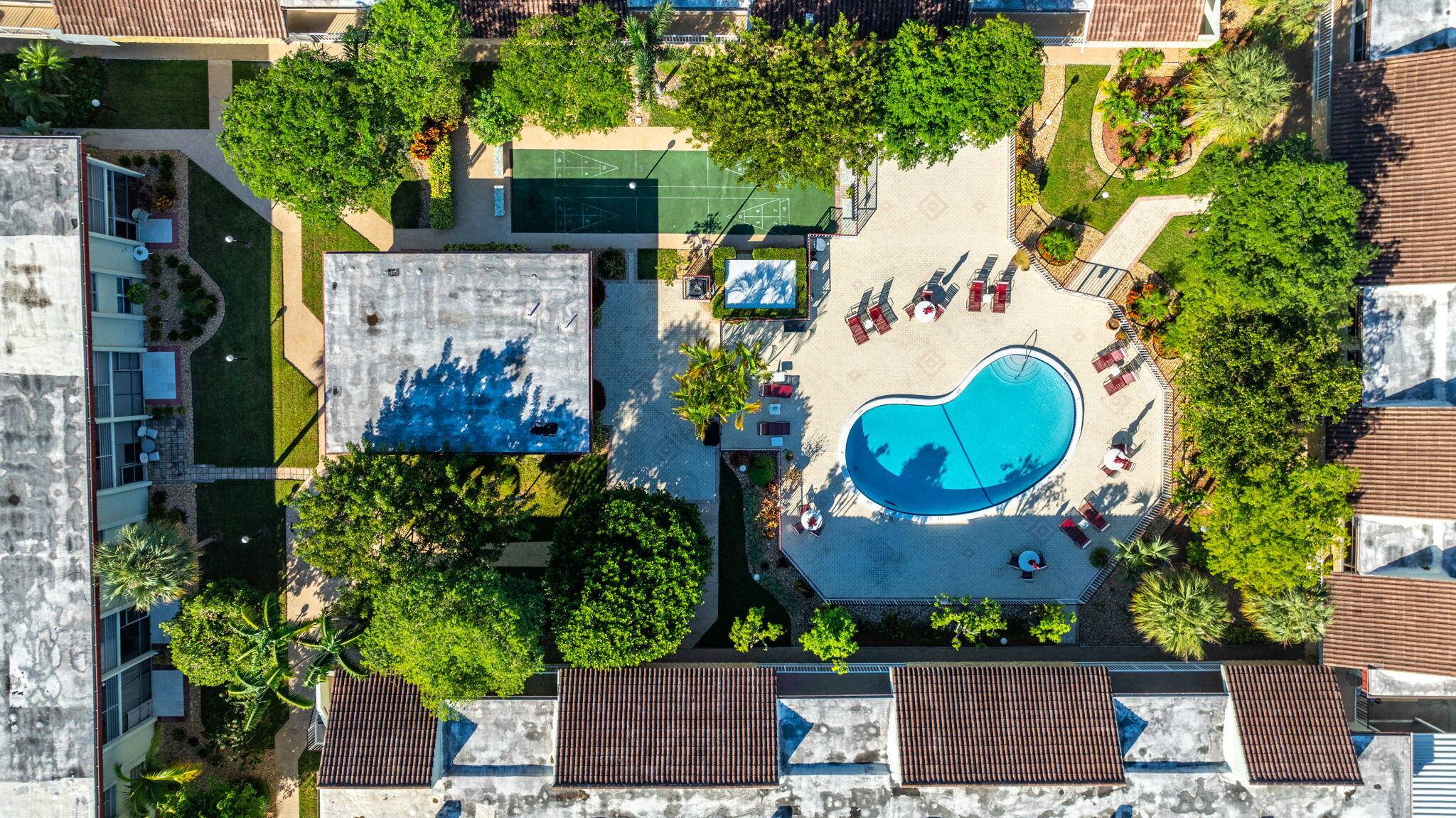 Welcome to this charming 2 bedroom, 2 bathroom condo located in the heart of Deerfield Beach within the sought after Monaco Garden community.