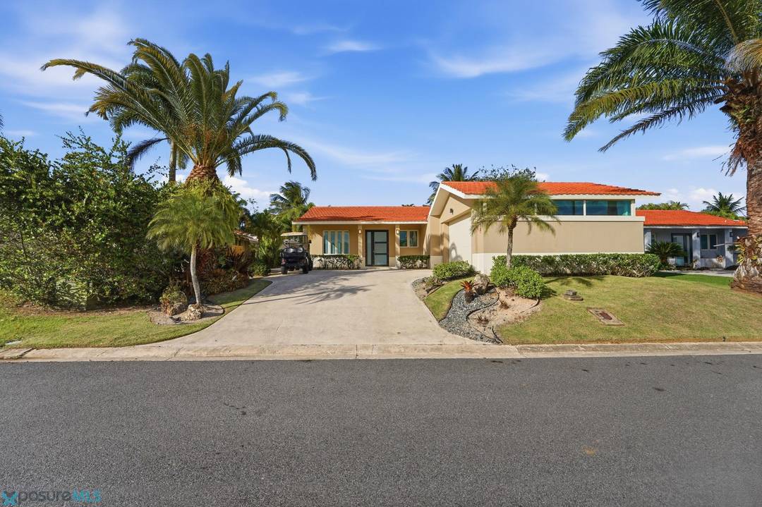 CAMINO DE LOS AUSUBUS House Dorado