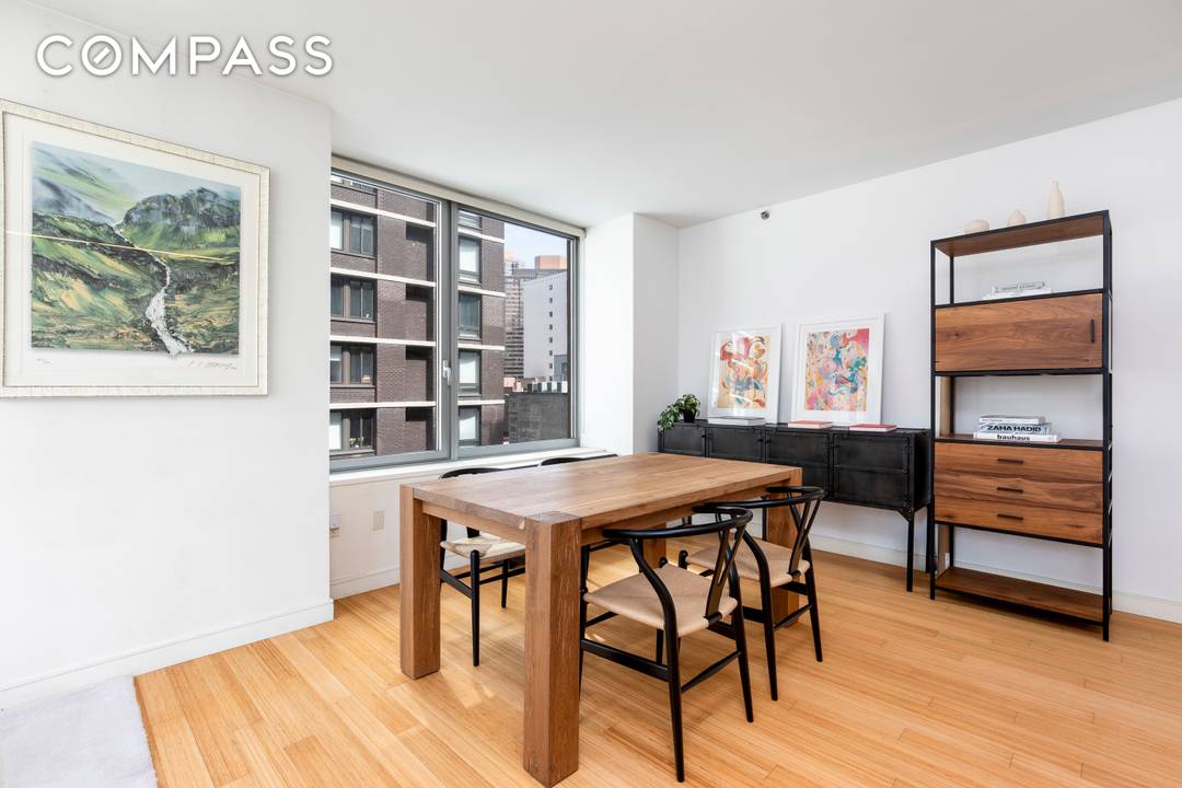 Bright Corner 2BR 2BA with Empire State Views in LEED Certified Luxury Condo Welcome to Residence 7N at 303 East 33rd Street an exceptional 2 bedroom, 2 bathroom corner home ...