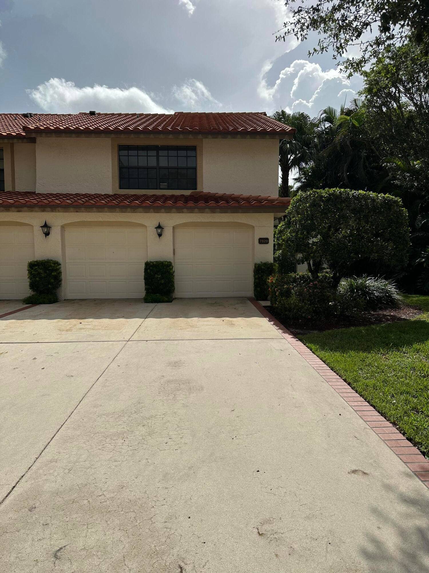 Fully REMODELED new home at 7829 La Mirada Drive in Boca Pointe, the perfect corporate rental for you !