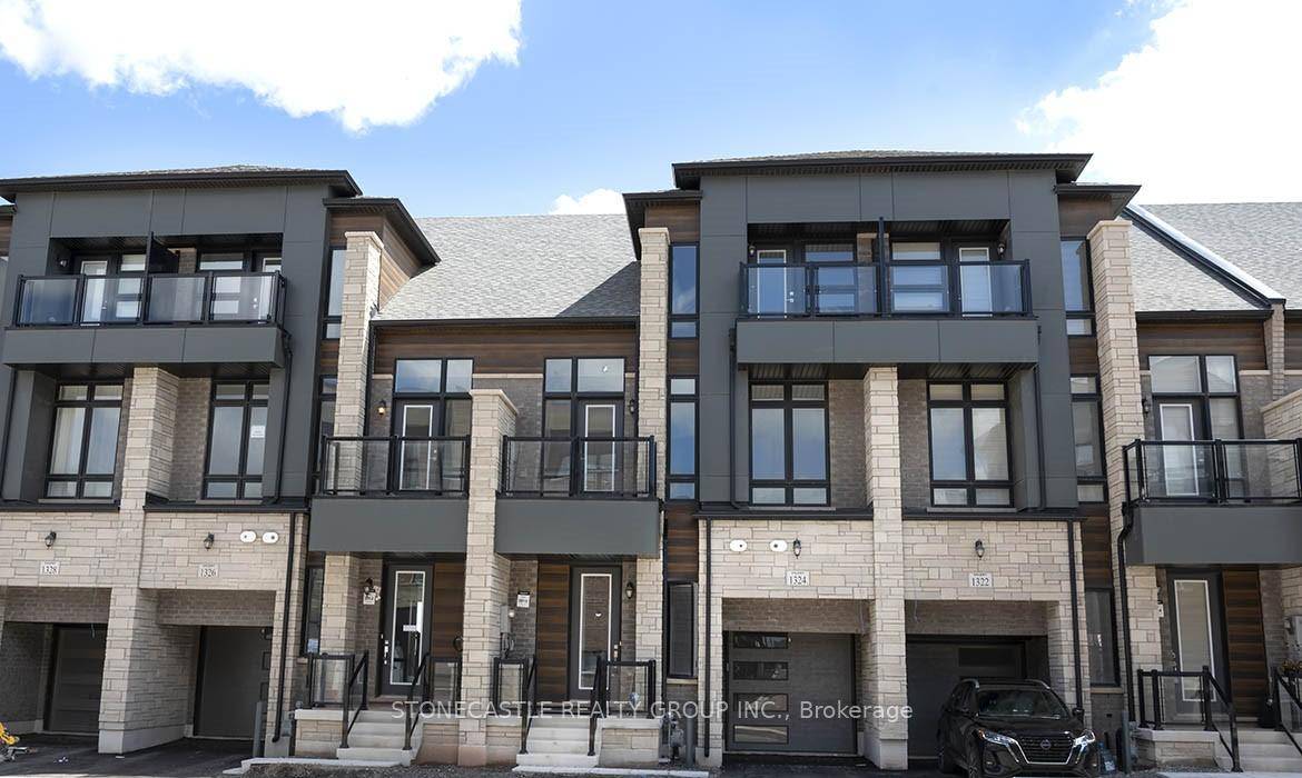 Welcome to your new home in the trendy new neighborhood of Upper Joshua Creek.