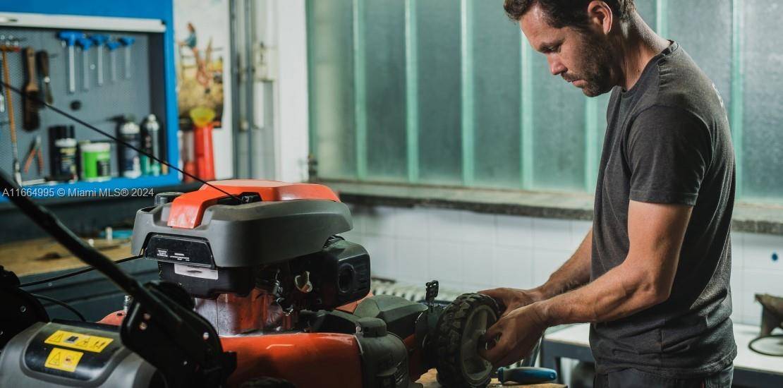 Excellent opportunity to purchase a well established amp ; highly reputable commercial amp ; residential lawn equipment amp ; power tool repair amp ; service business specializing lawn mowers, power ...