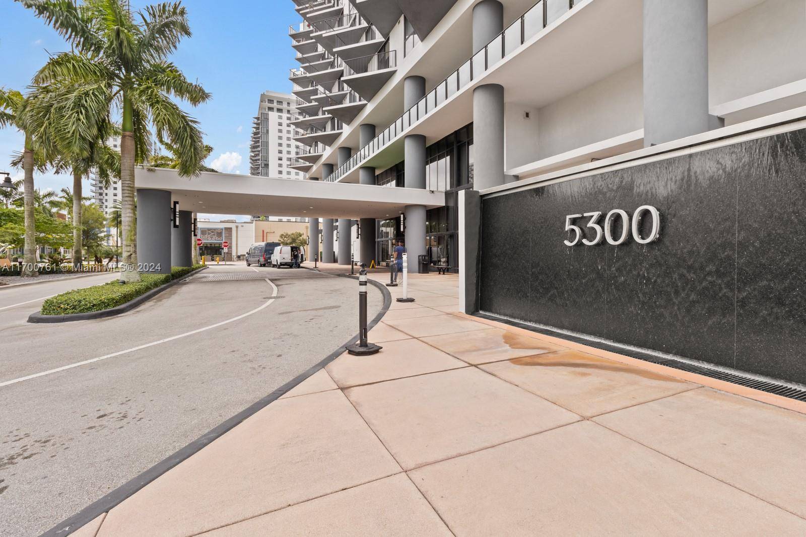 ONLY 3 BEDROOM APARTMENT ON THIS HIGHLY DEMANDED BUILDING IN THE HEART OF DOWNTOWN DORAL.