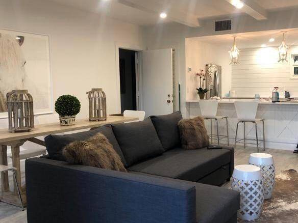Fully renovated in 2018, this beautifully appointed 2 bedroom, 2 bathroom apartment is located in the prestigious Palm Beach Polo gated community just minutes from WEF, Global, and polo facilities.