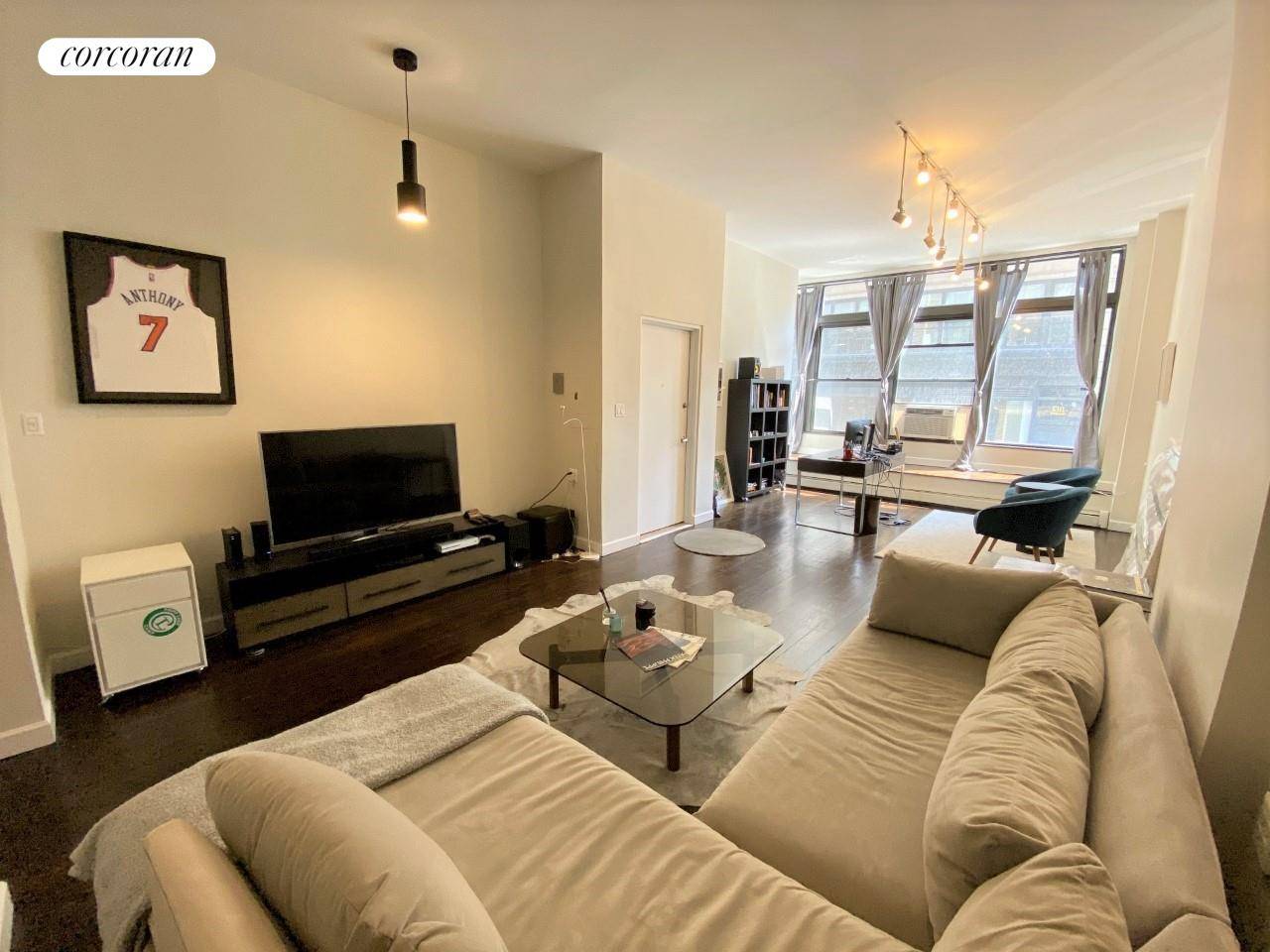 APPLICATION PENDINGIf you're looking for a classic Chelsea Flatiron loft, look no more.