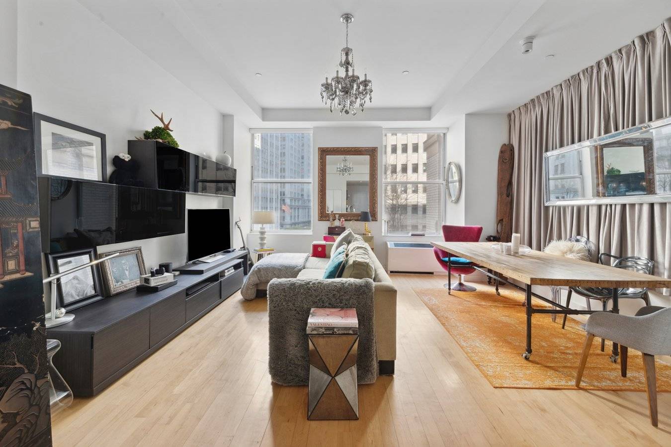 Welcome home to this RENOVATED, EXPANSIVE and LIGHT FLOODED studio apartment with HIGH CEILINGS, complete with IN UNIT WASHER DRYER and STAINLESS STEEL BOSCH APPLIANCES, located in the iconic 15 ...