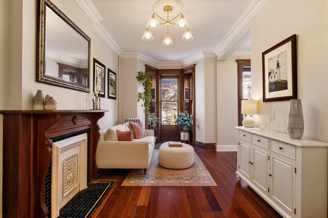 ALL OFFERS DUE 4 21 12pm Beautifully renovated turnkey two bedroom floor through on a quiet, tree lined block in prime Park Slope.