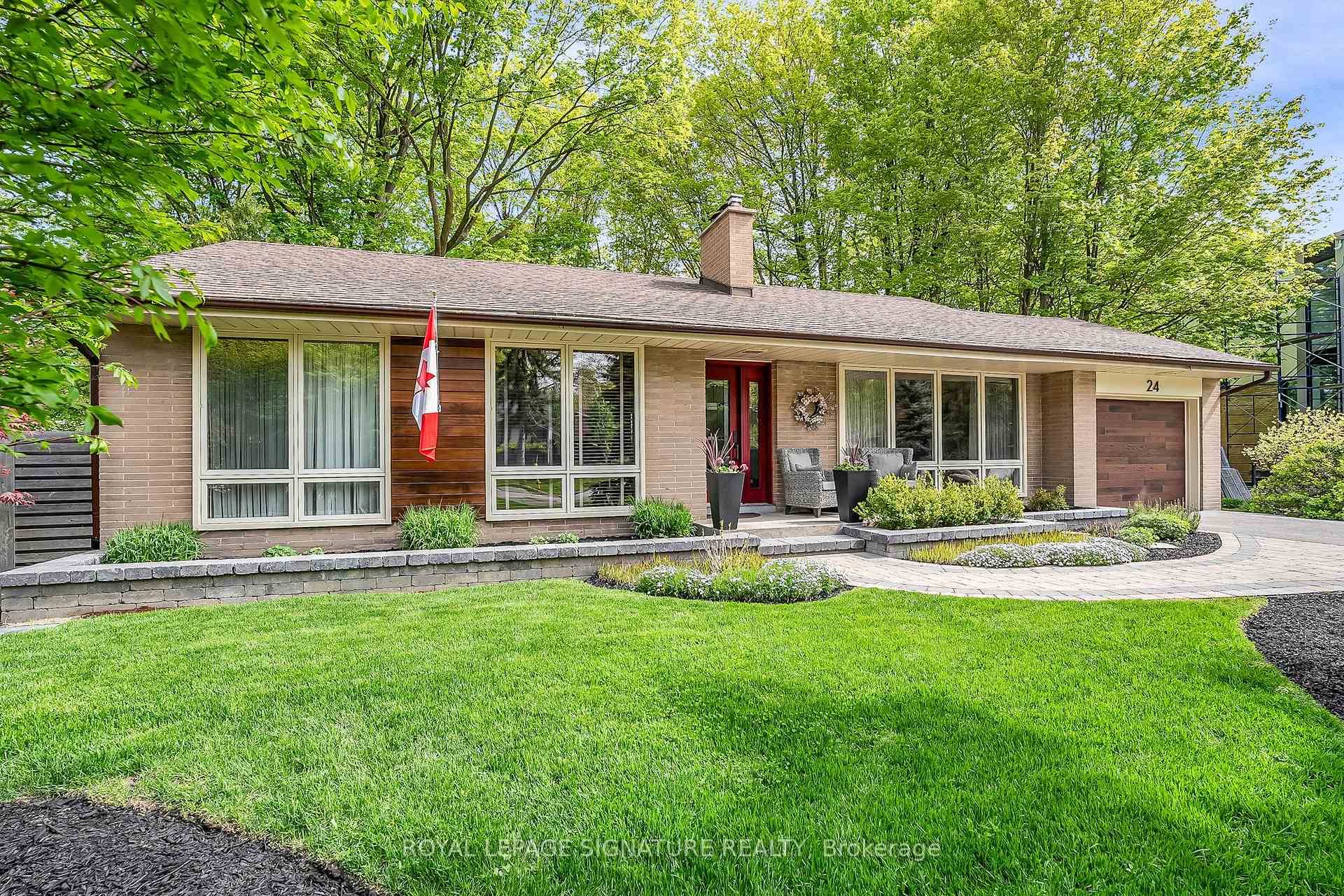 Nestled among the trees in sought after Banbury Don Mills.