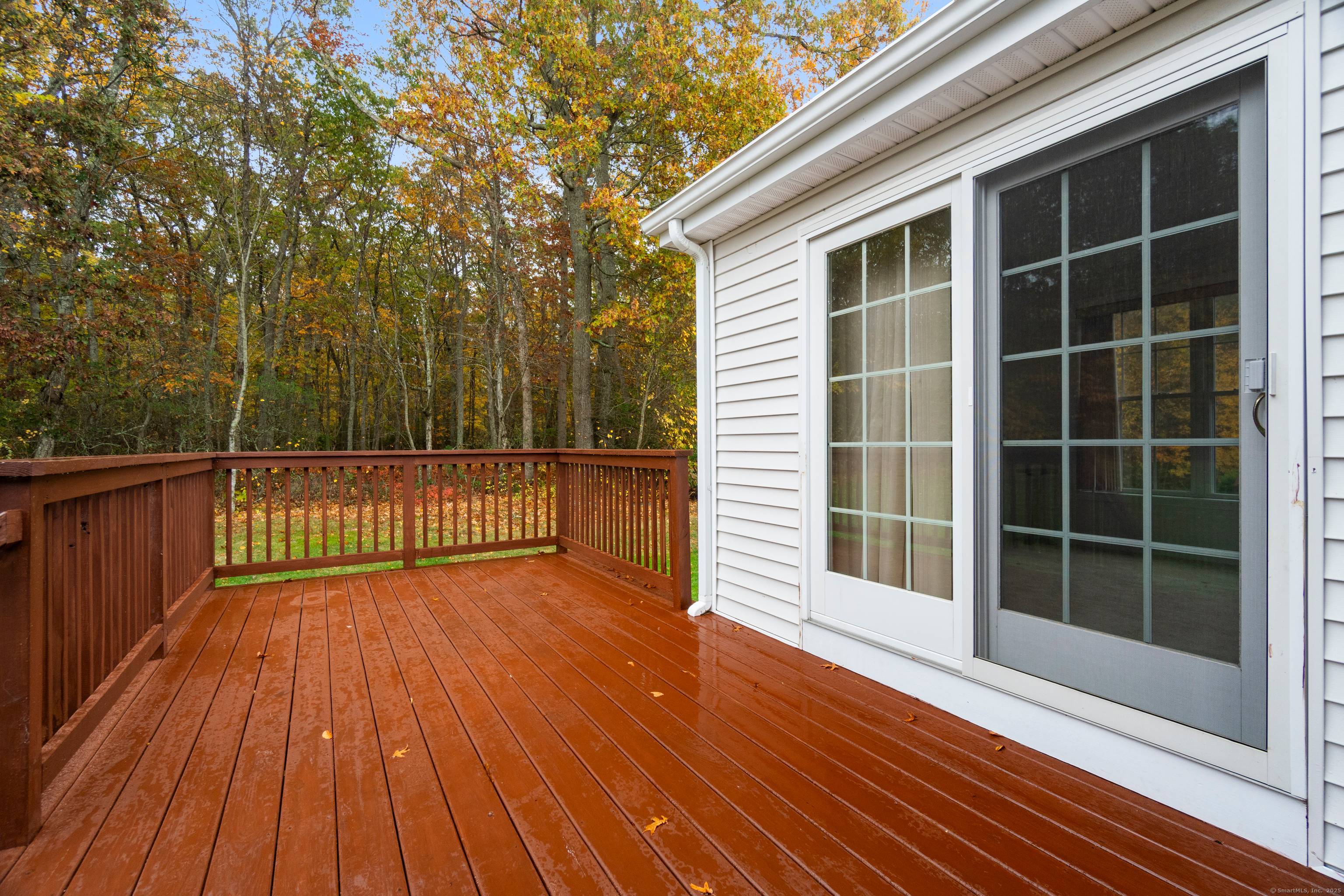 One level home in Spinnaker, Niantic's established 55 active adult community.