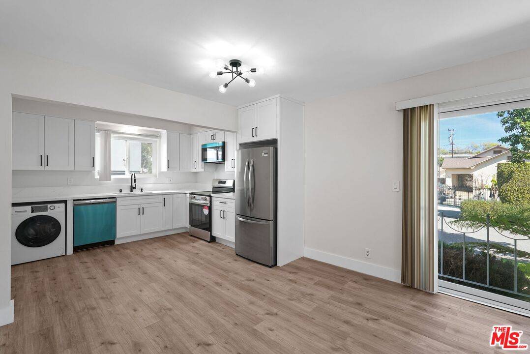 1031  N Laurel Ave 3BR Hollywood Hills East La