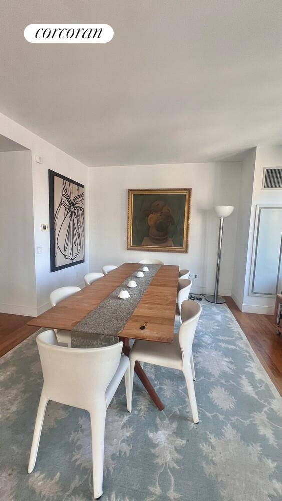 Sky High Sanctuary in the Heart of Midtown East The Veneto Condominium 250 East 53rd Street Residence 2801 2, 395, 000 Perched on the 29th floor of the prestigious Veneto ...