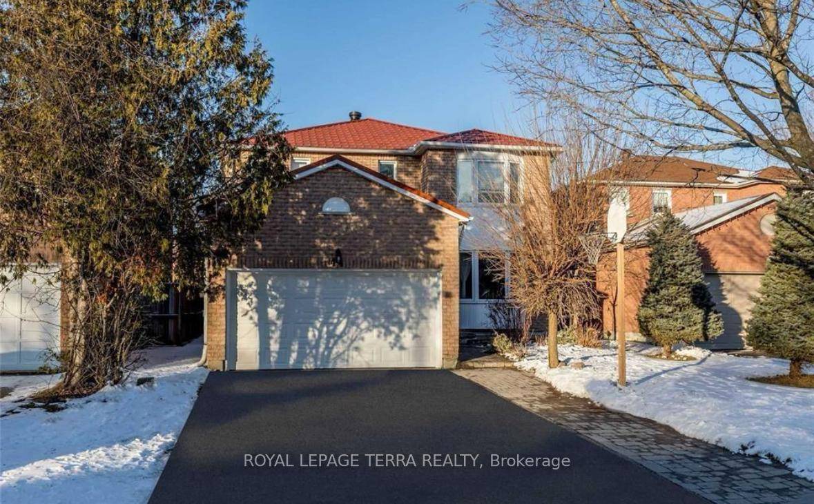 Beautiful, well maintained large Family Home With Metal roof !