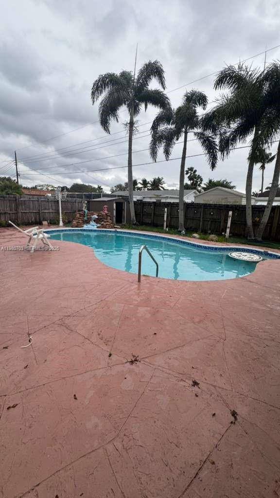 Charming 3 bedroom, 2 bath single family home located in the desirable city of Coconut Creek.