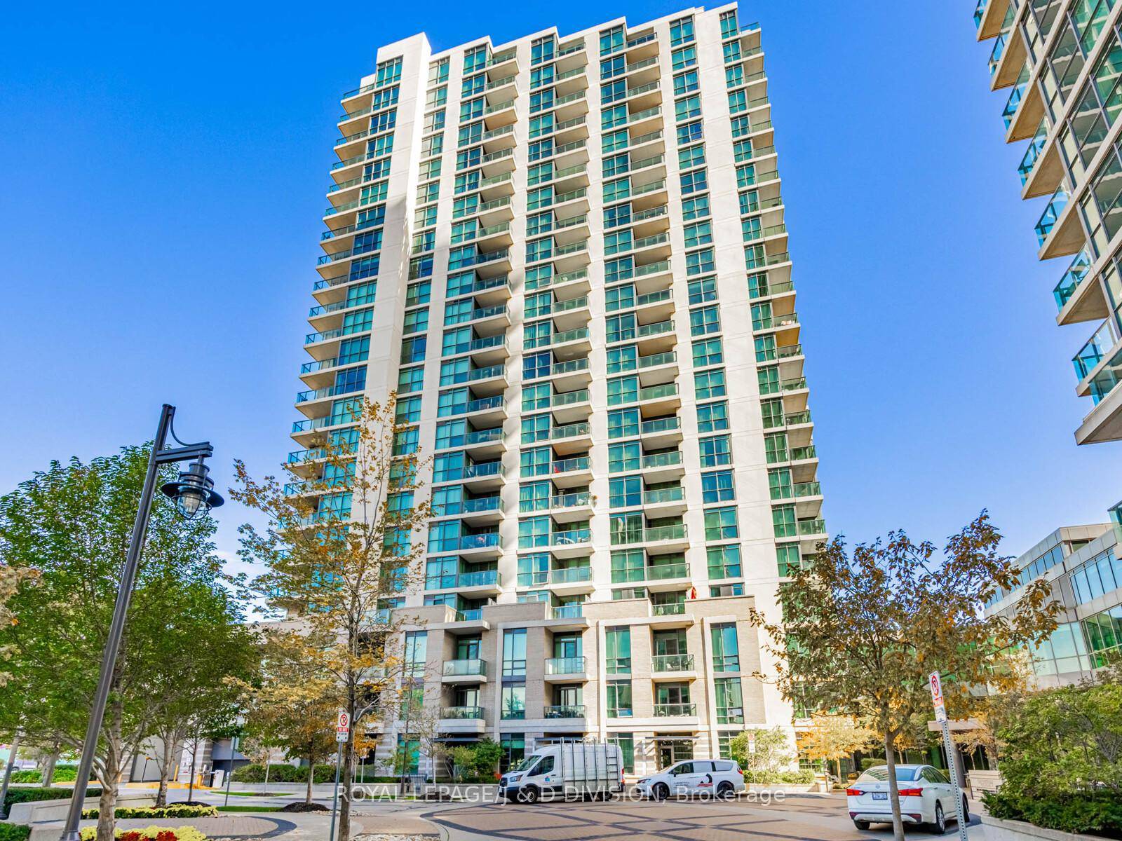 Luxury Living at One Sherway Tower Four !