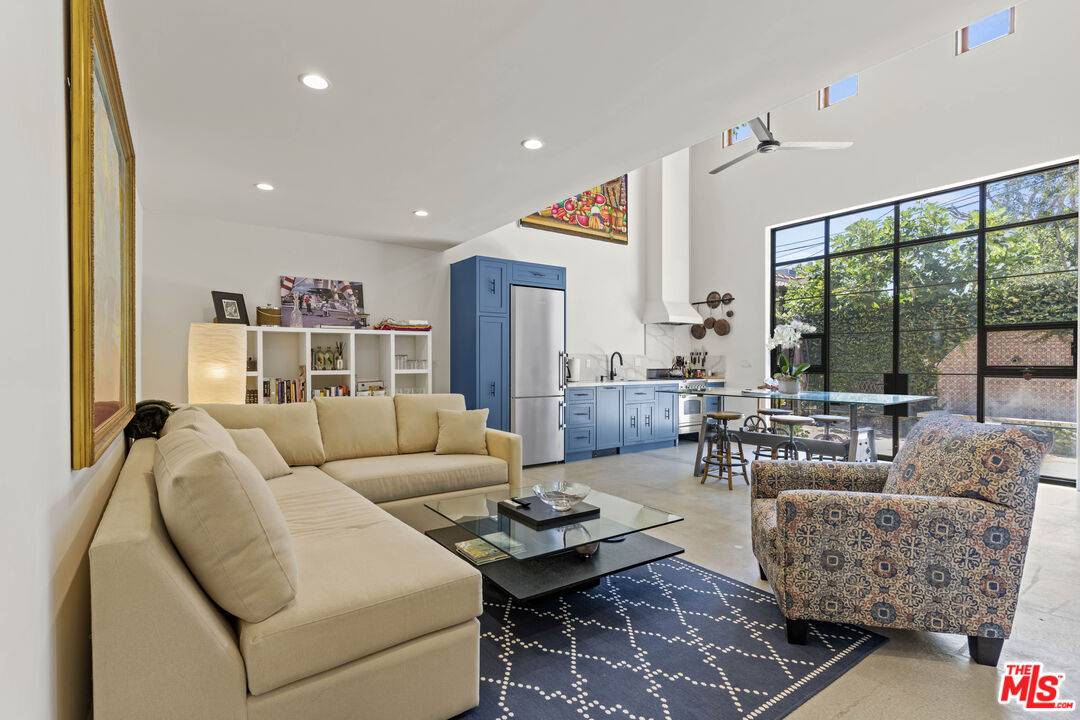 835 N Harper Ave 1BR Hollywood Hills East La