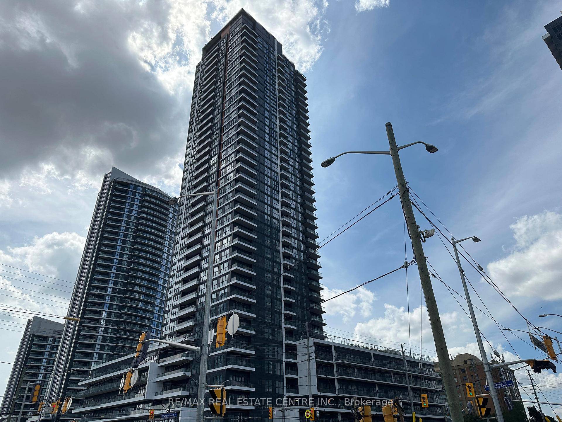 Brand New 1 Bedroom Condo at Gemma by Pinnacle Never lived in, this stylish podium level suite features modern finishes throughout including laminate flooring, sleek kitchen with stainless steel appliances, ...