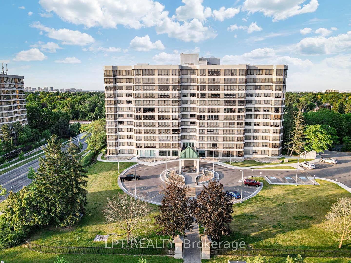 Welcome To Pinnacle II, Built By Kaneff Developments.