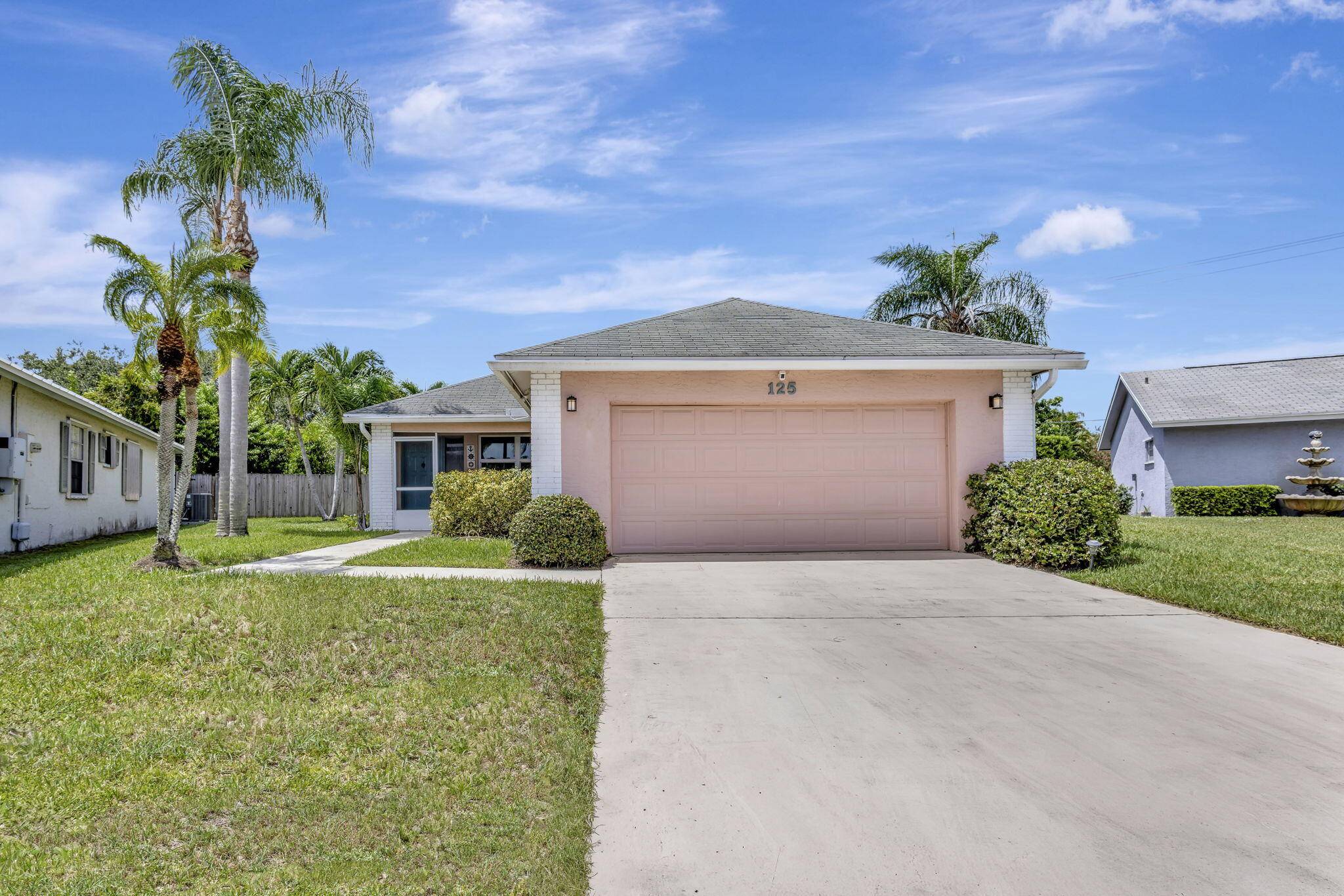 Welcome to this beautifully maintained 3 2 home in the heart of Jupiter, offering comfort, convenience, and peace of mind.