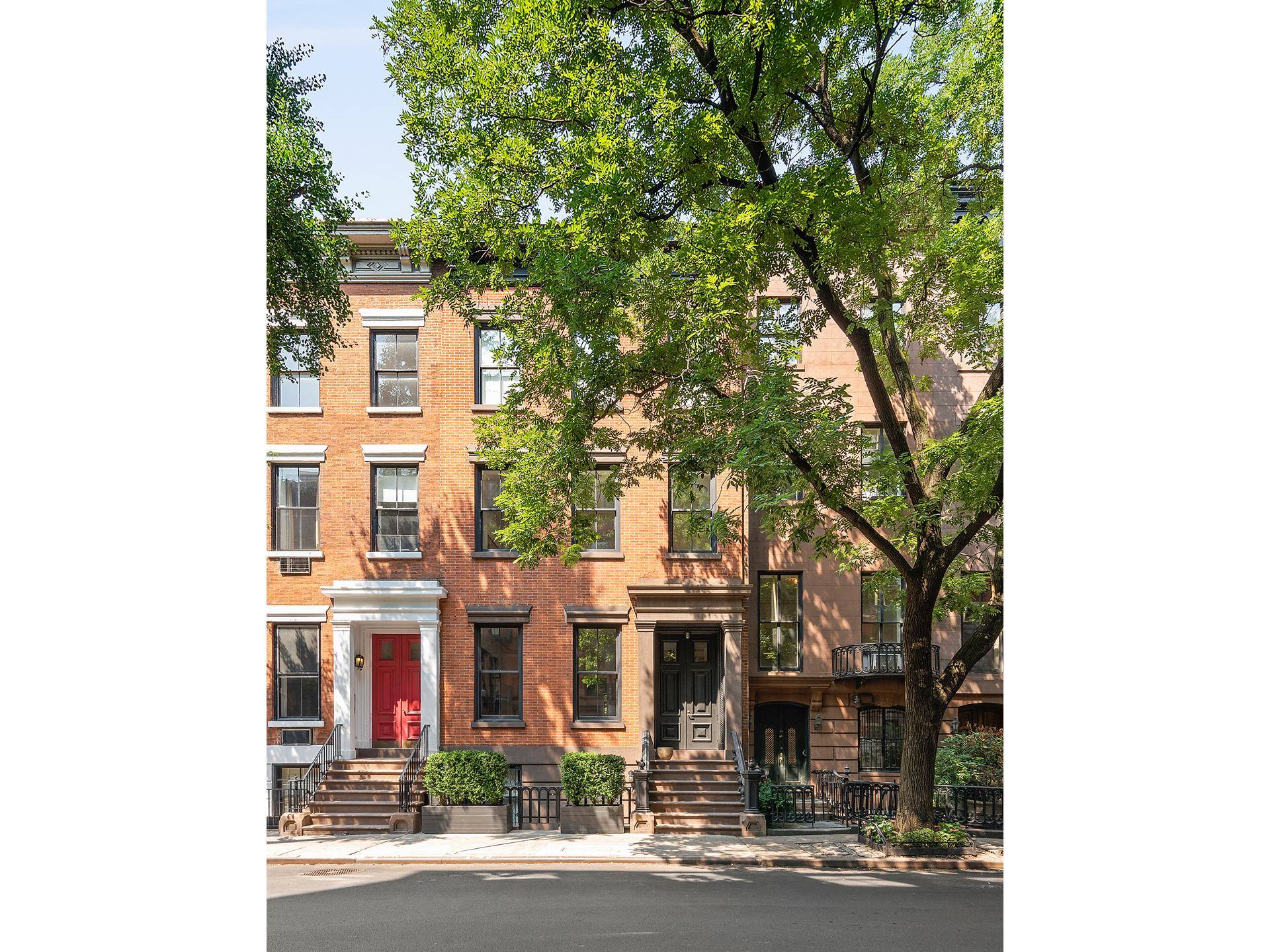 Within what is already one of the most desirable neighborhoods in the world, Ninth Street between Fifth and Sixth Avenues is particularly special.