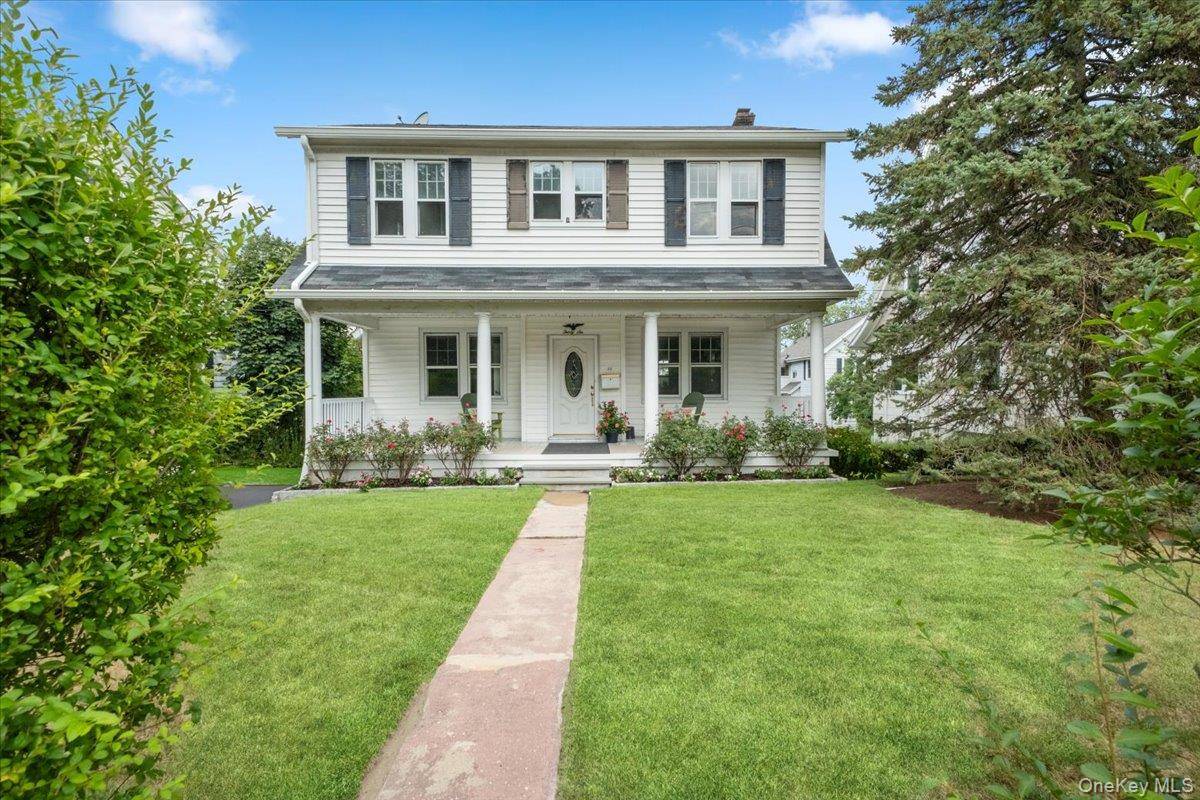 Welcome to this sun filled home in the sought after Highlands neighborhood, perfectly located close to schools, shops, and houses of worship.