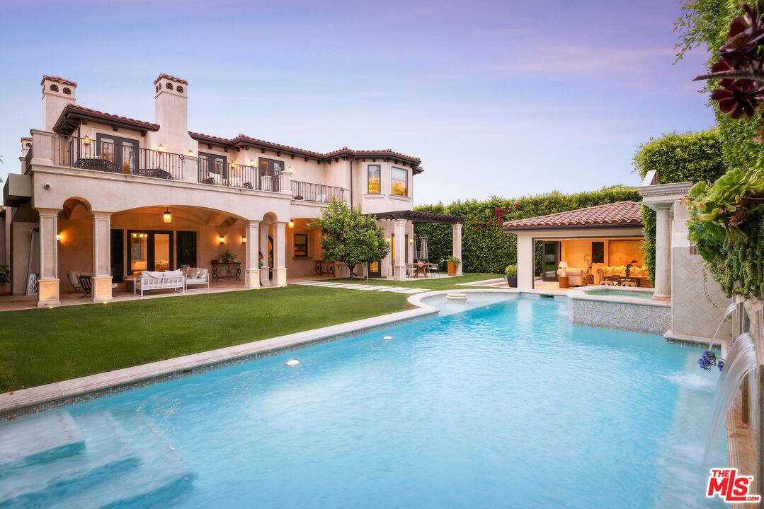 617  N Camden Dr 7BR Beverly Hills Post Office | B.H.P.O. La