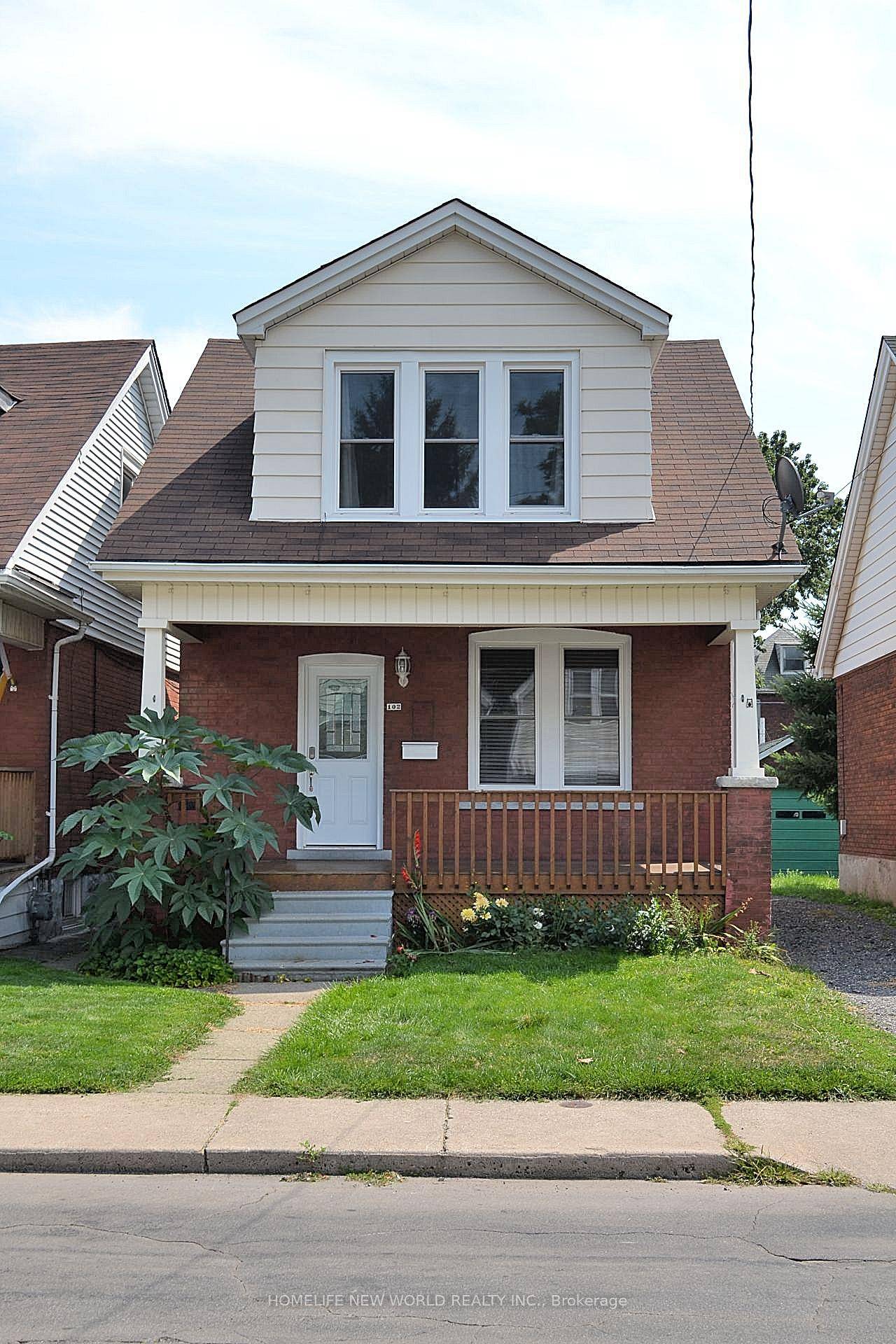 Beautiful amp ; Bright Detached Home In An Excellent amp ; Quiet Neighborhood.