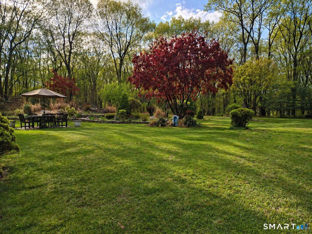 Welcome to 18 Doe Place. This 2, 400 sqft colonial is located at the end of a Cul de sac in a sought after part of Huntington, CT.