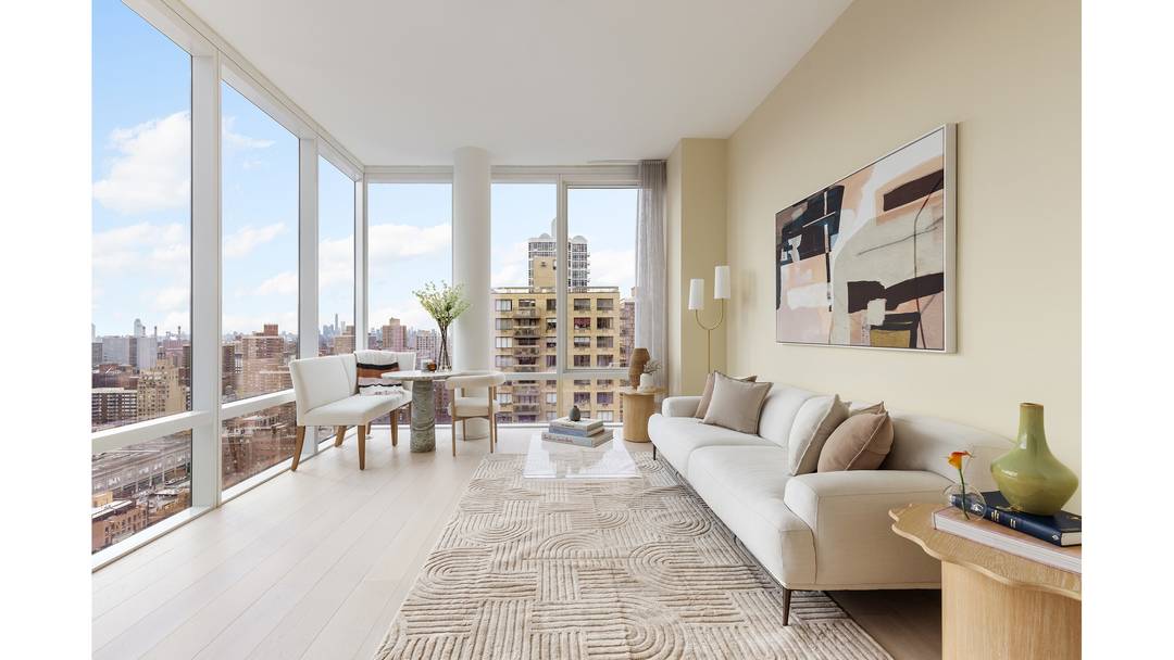 Luxury corner one bedroom home with 10' floor to ceiling windows, and expansive views of the River, Manhattan Skyline and Downtown Brooklyn.