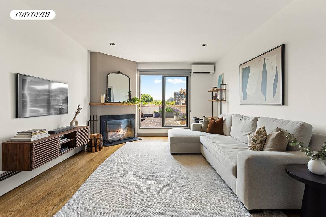 270 5th Street, 4B Penthouse perfect !
