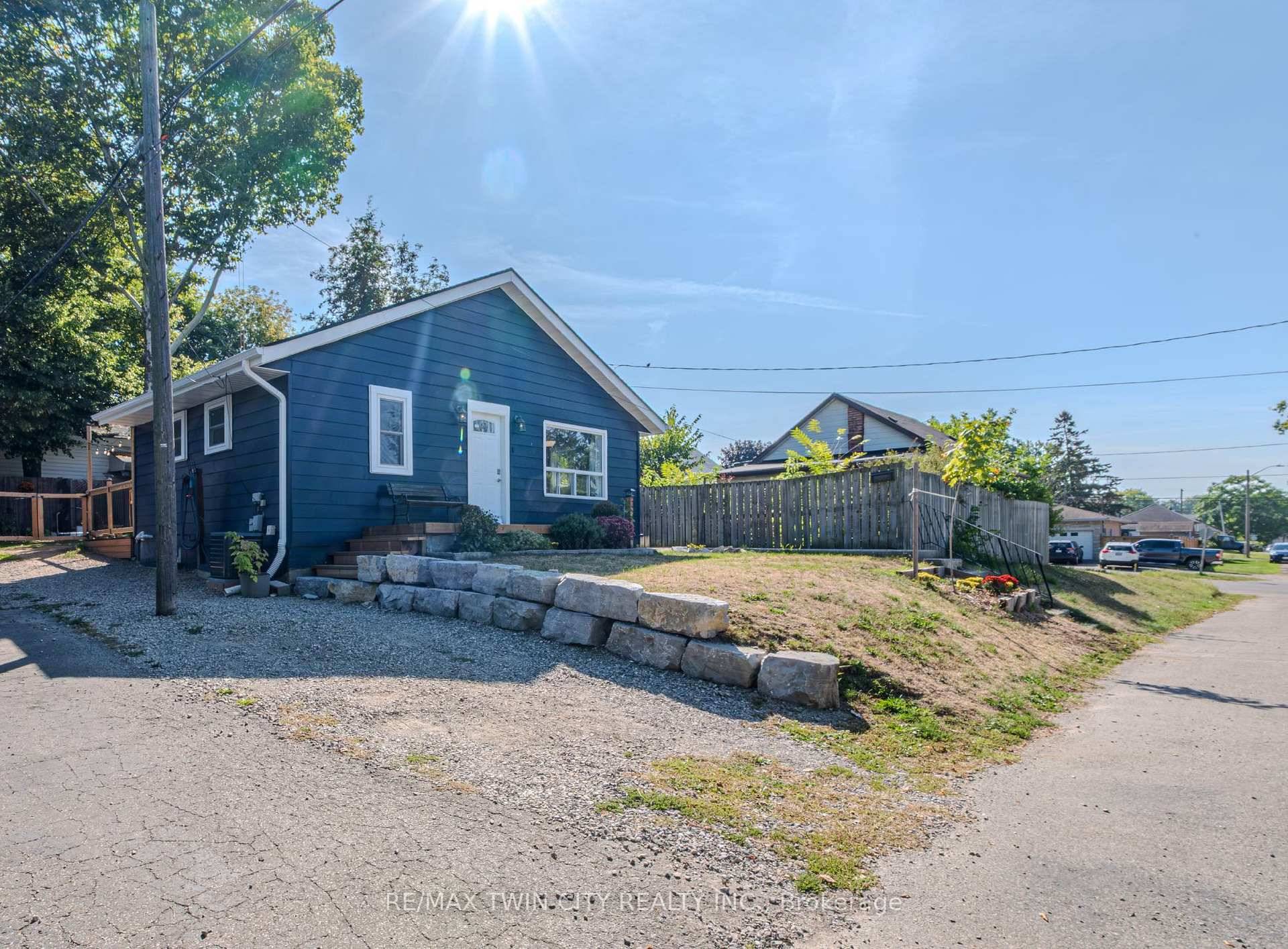 First time home buyers, investors, and retirees This one's for you !