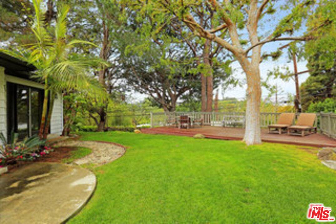8049 Briar Summit Dr 2BR Hollywood Hills East La