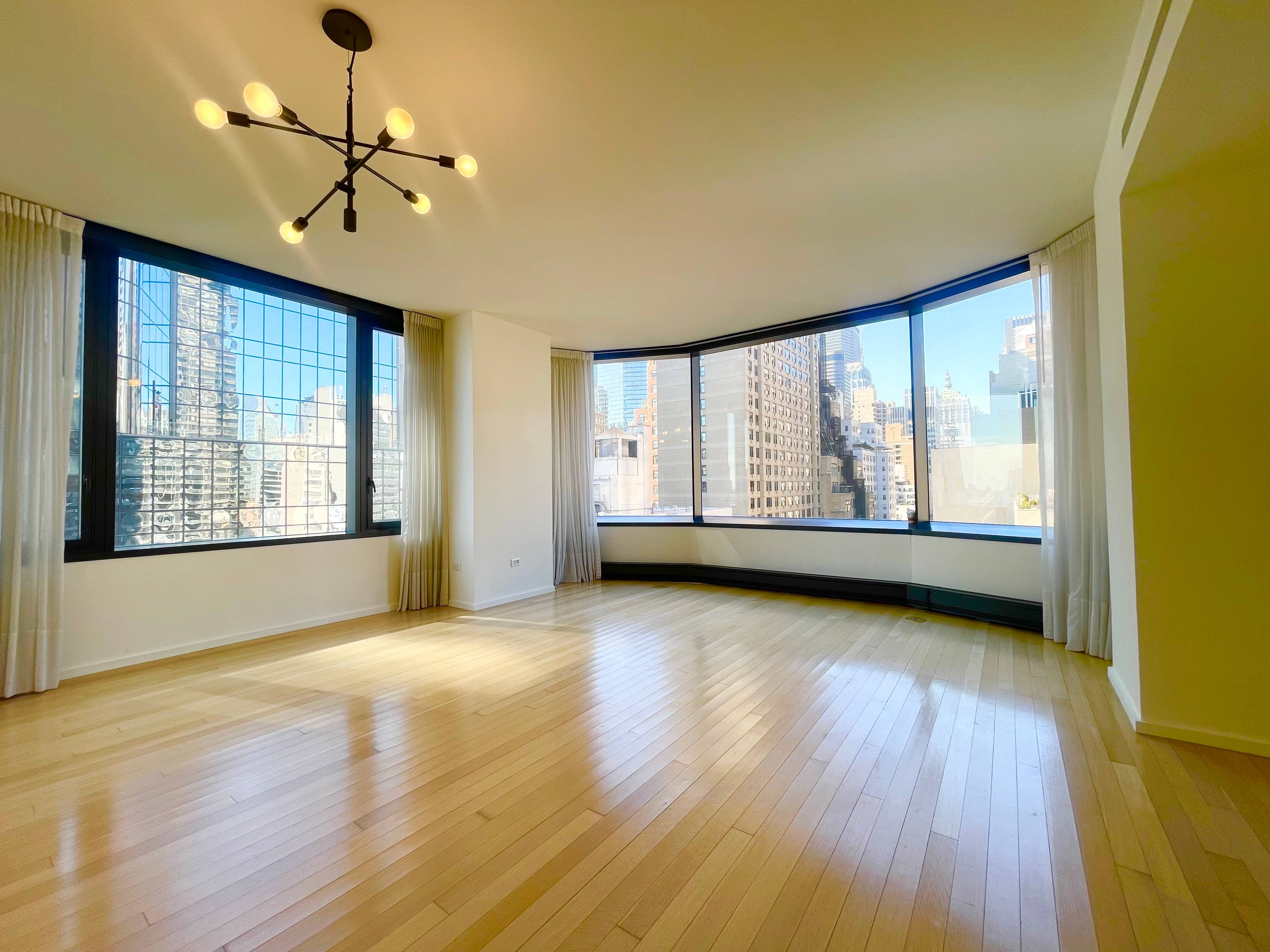 beautiful lovely a very sunny Quiet apartment, it is a very large 1 bed room apartment with east River views.