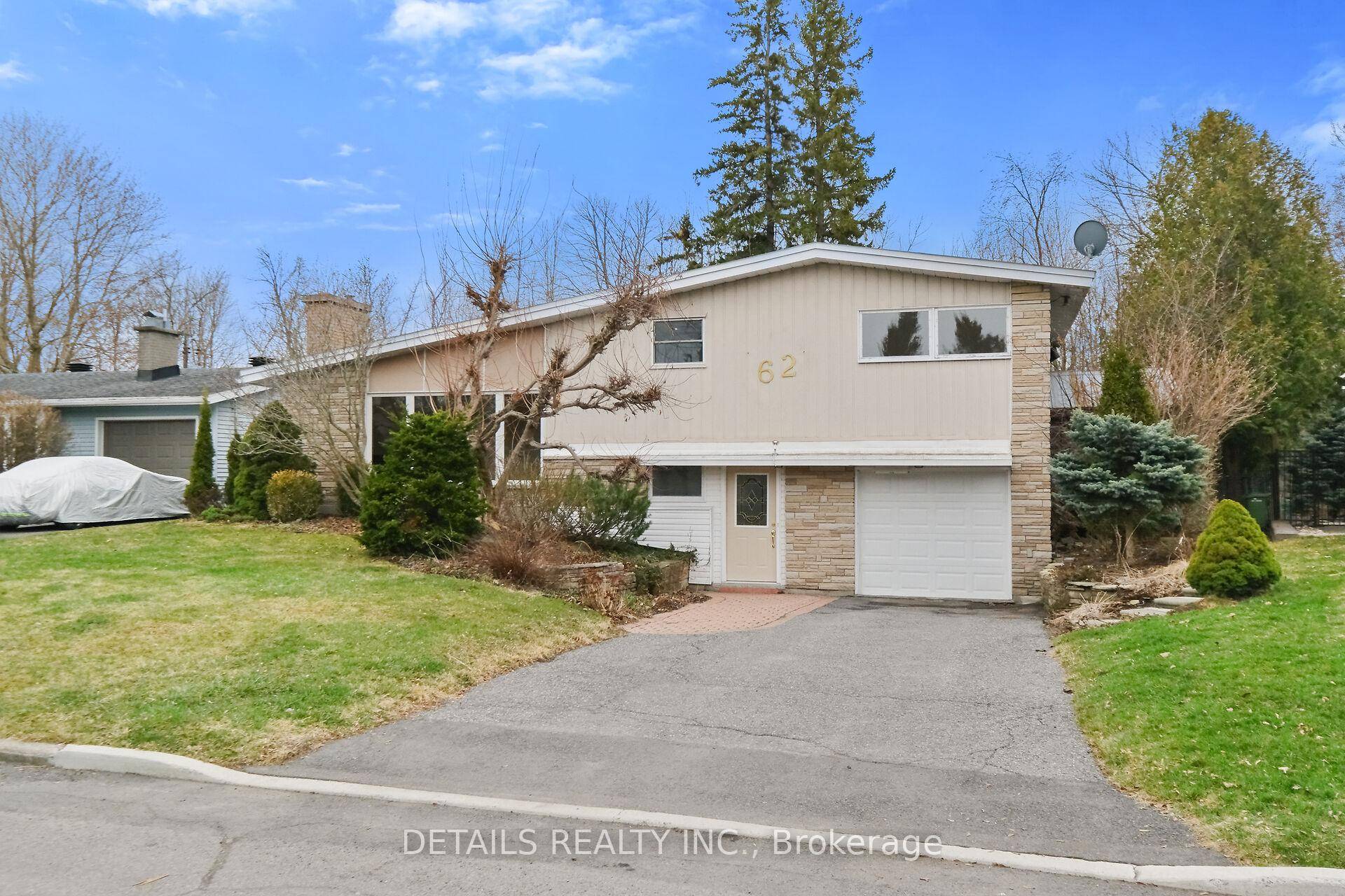 Crystal Beach 4 bedroom with a private back yard on the Green belt includes a beautiful in ground pool.