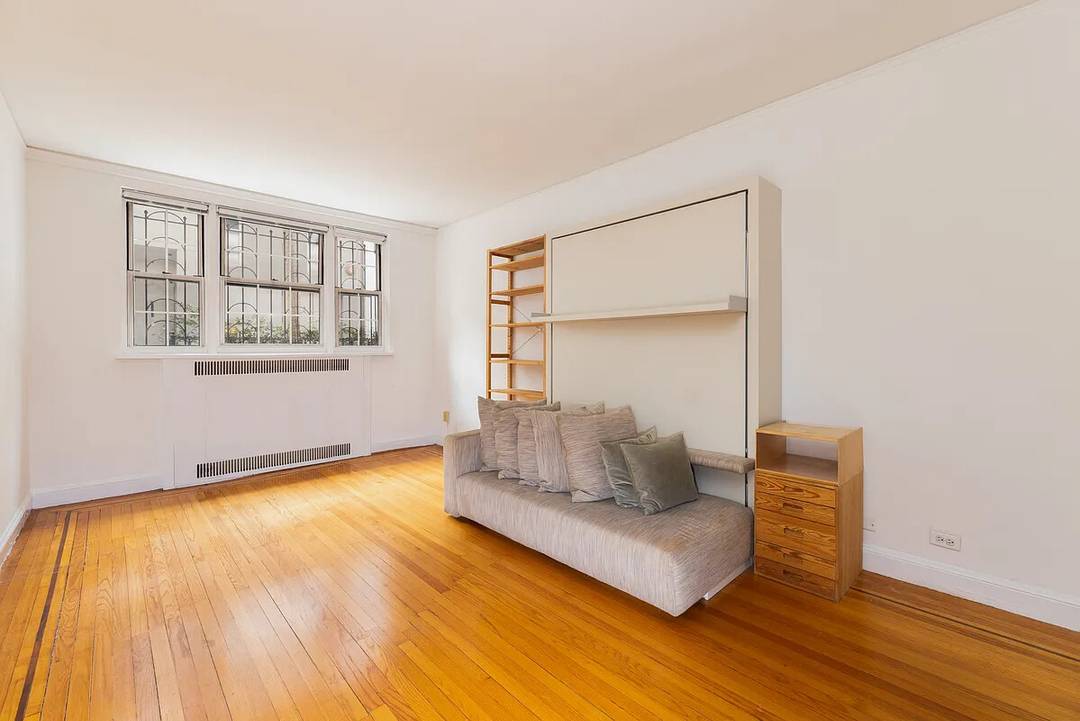 Corner one bedroom in a beautiful Art Deco pre war elevator building on Minetta Lane, in a lovely gated enclave steps from some of the most dynamic and historic areas ...