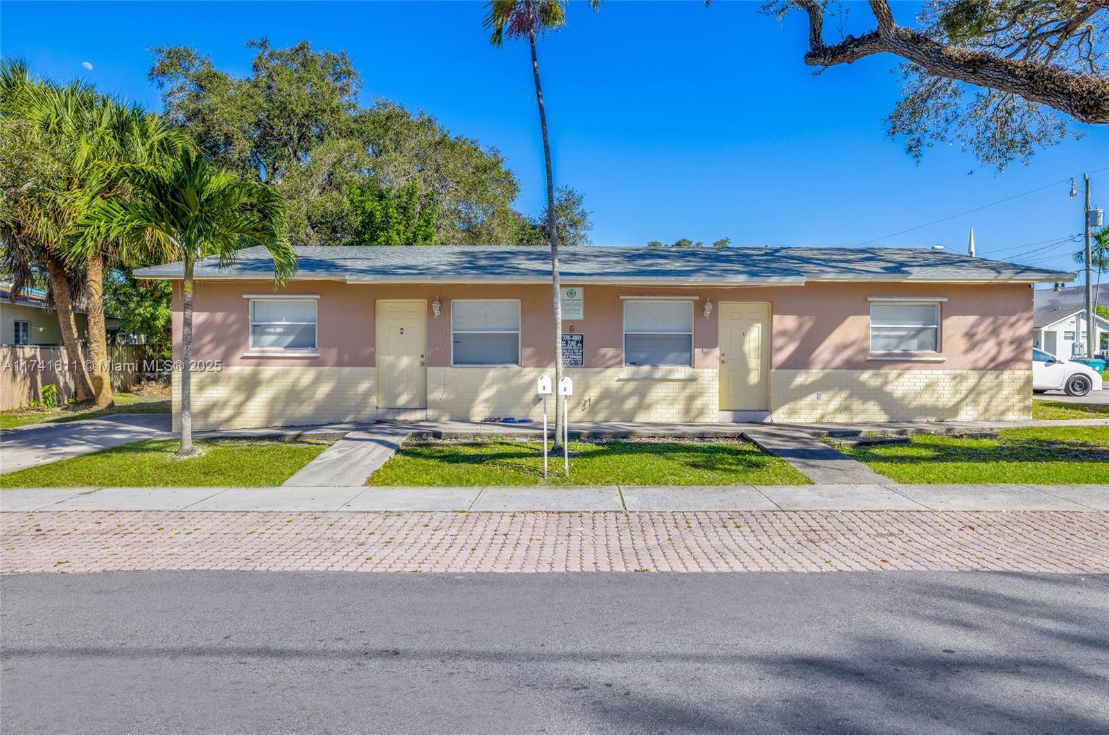 Duplex Investment Opportunity in Dania Beach !