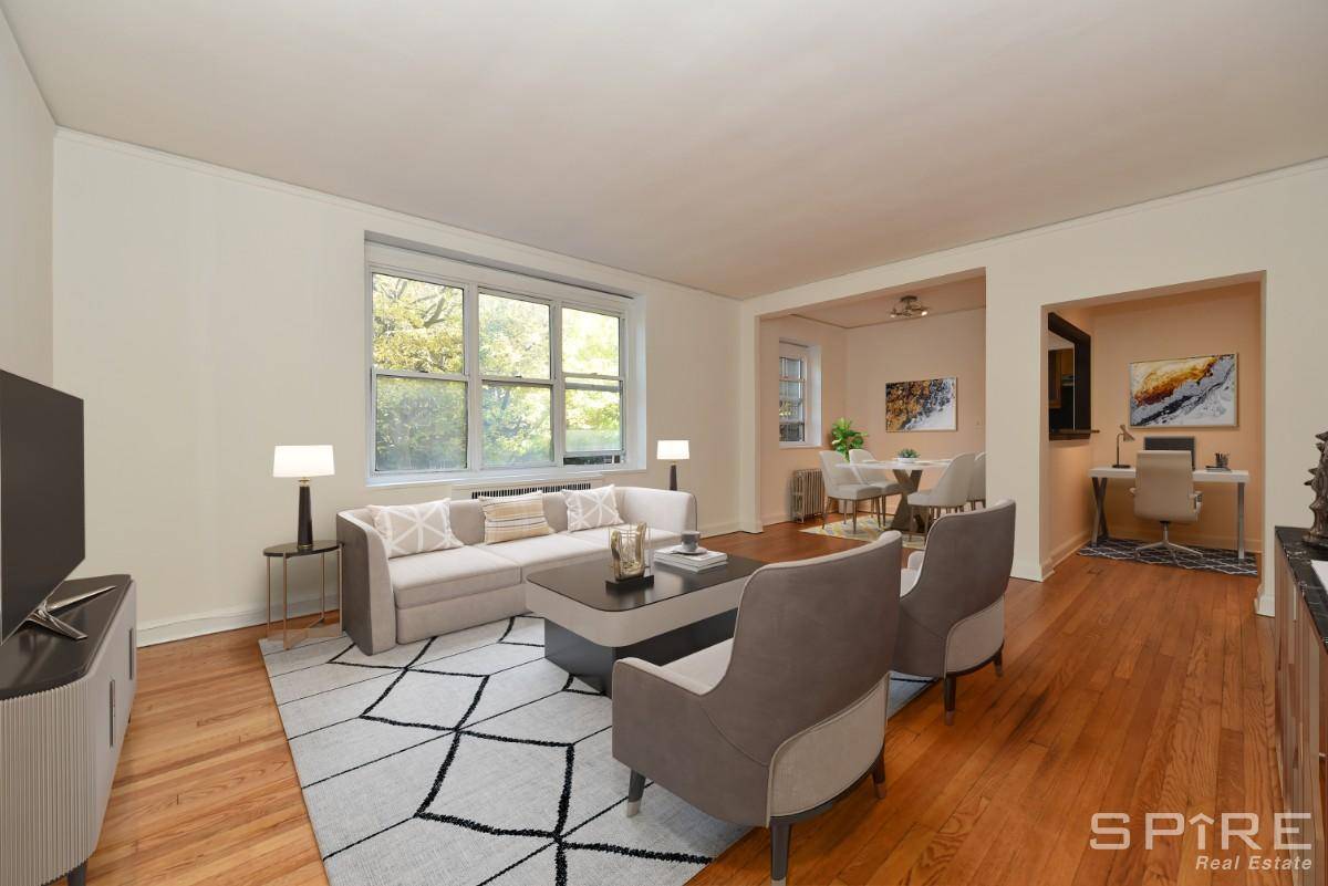 This is a super spacious Jr4 in the beautiful Dunolly Gardens in Historic Jackson Heights, the only co op building with gardens spanning an entire city block.