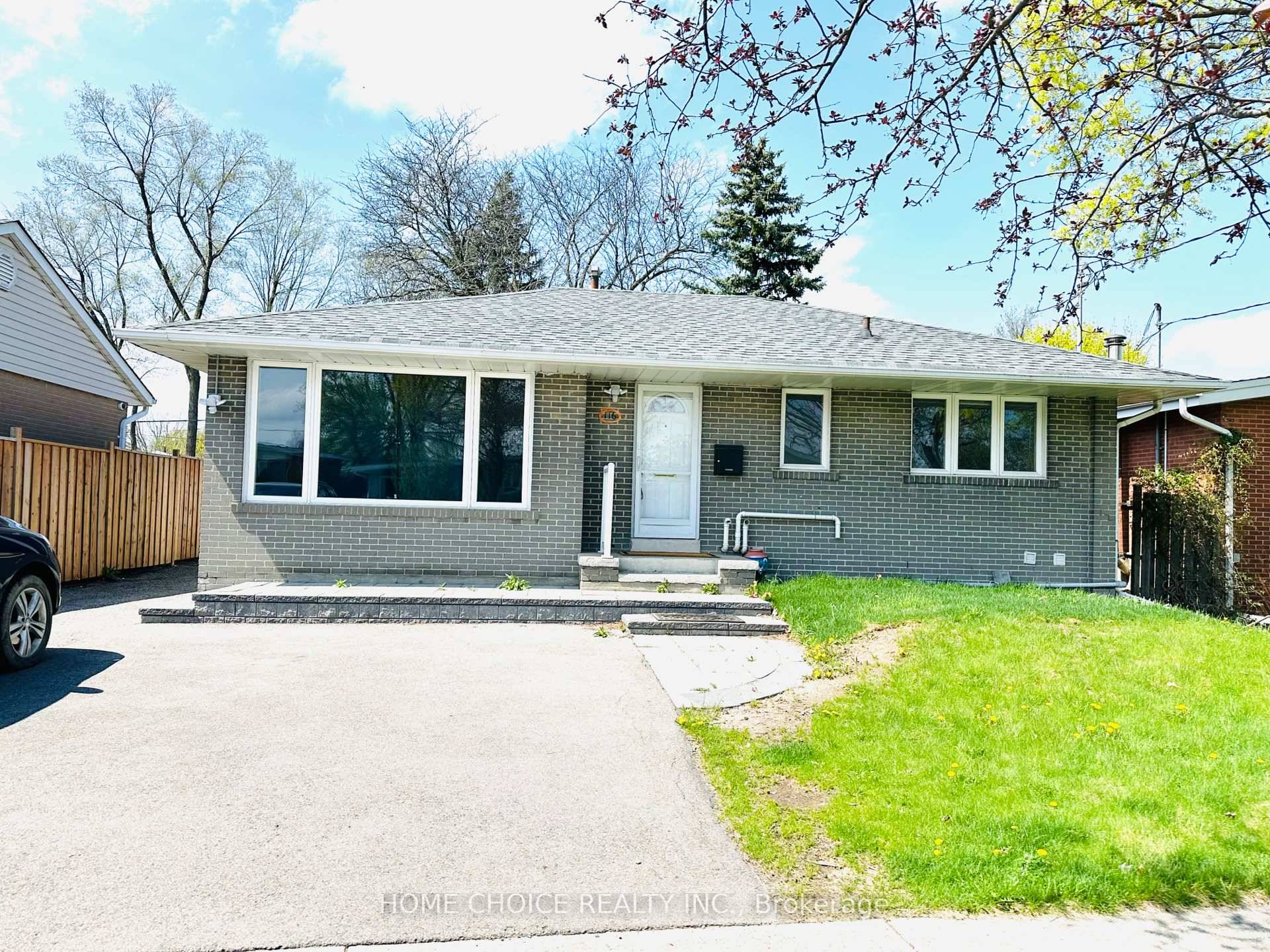 Beautifully ! ! ! UpgradedShort Term 3 Bedroom Rentals, New Kitchen, New Flooring.