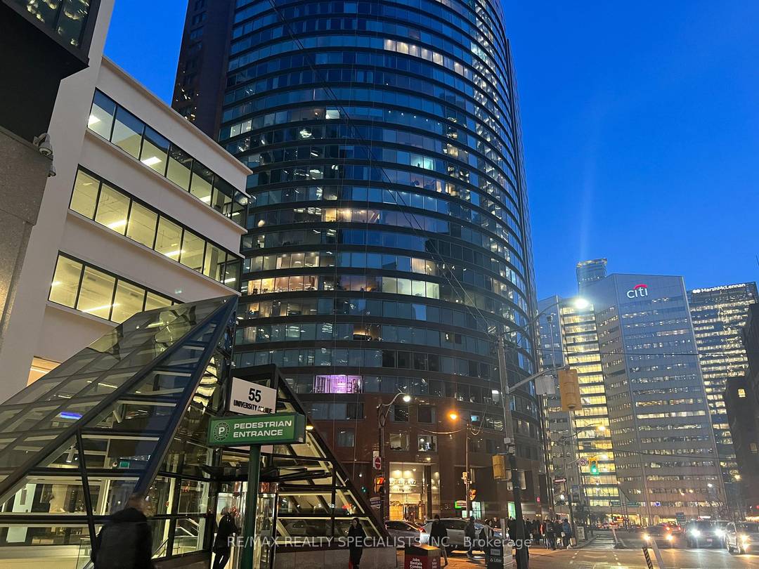 Welcome to Empire Plaza, where downtown living meets comfort and convenience in this amazing suite in great shape and great location About 1500 S.