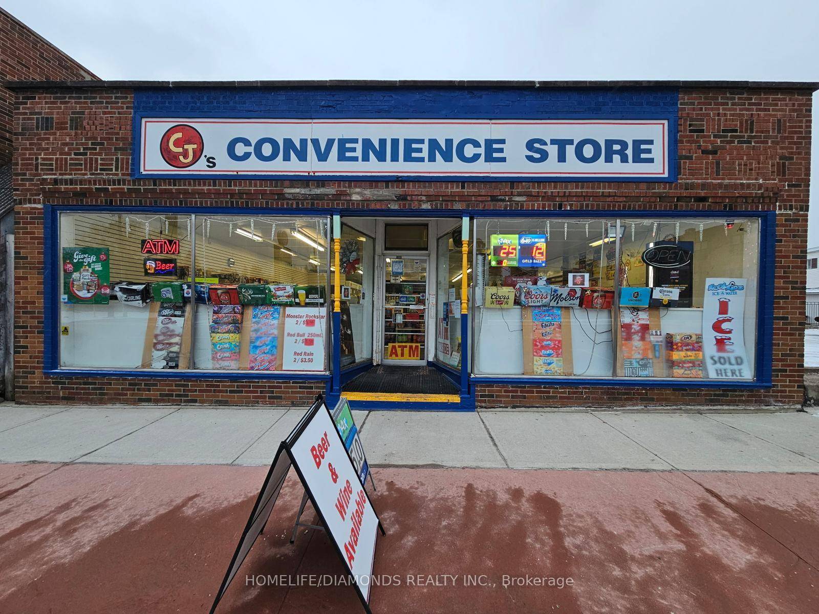 Business for Sale ! Recently licensed to sell liquor with steadily increasing sales.