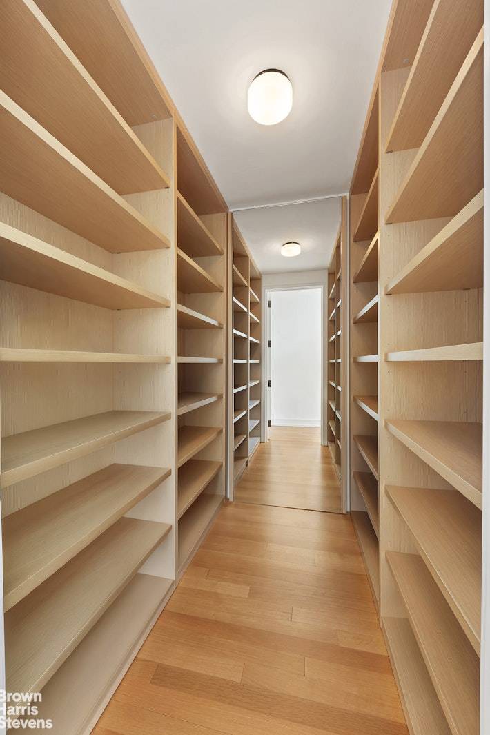Welcome to this stunning home featuring unobstructed views of Central Park and panoramic cityscapes from this flawless gem situated on the coveted southwest corner of One Beacon Court, also known ...