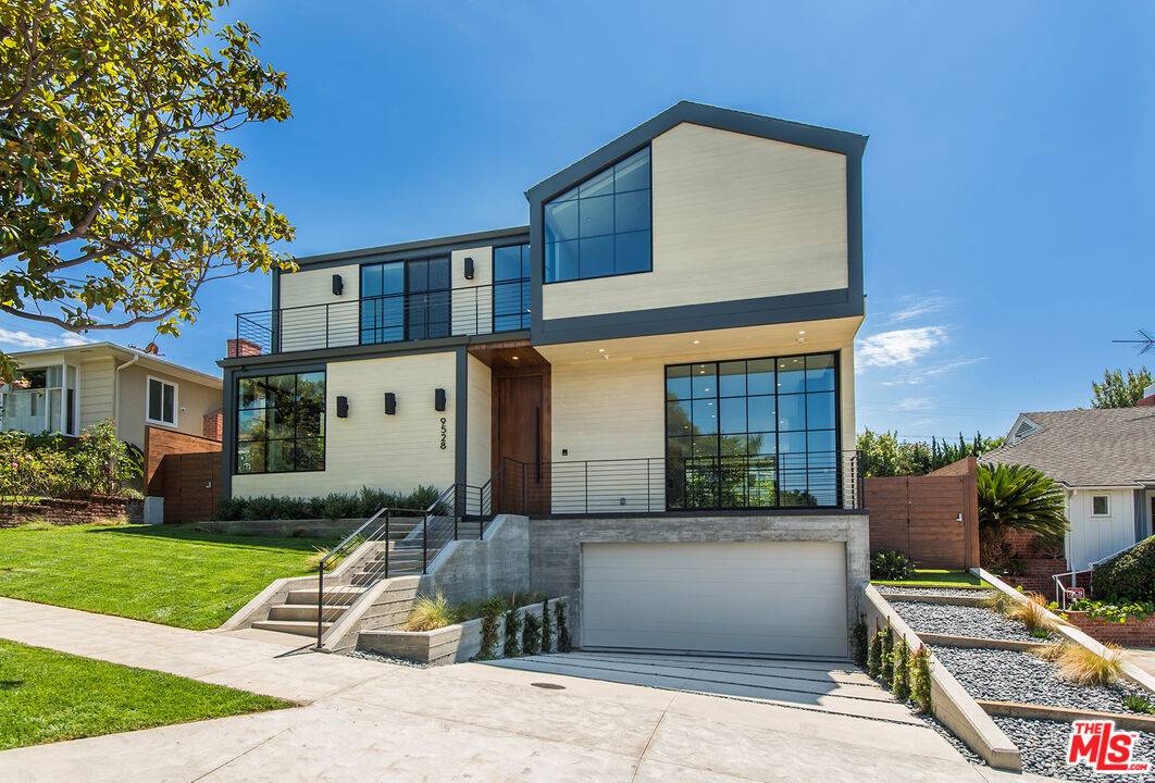 9528   Oakmore Rd Beverlywood LA
