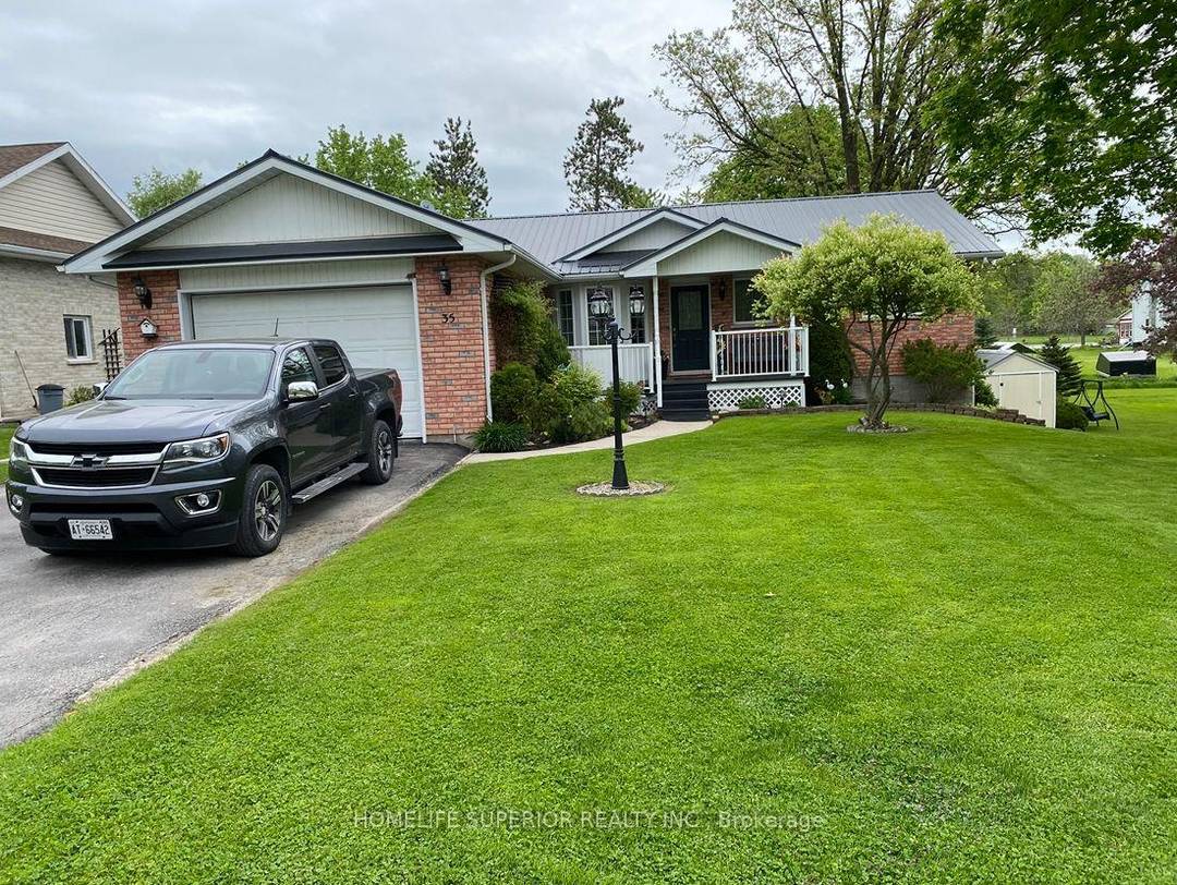 This stunning, well maintained 2 1 bedroom bungalow has everything to offer amp ; more !