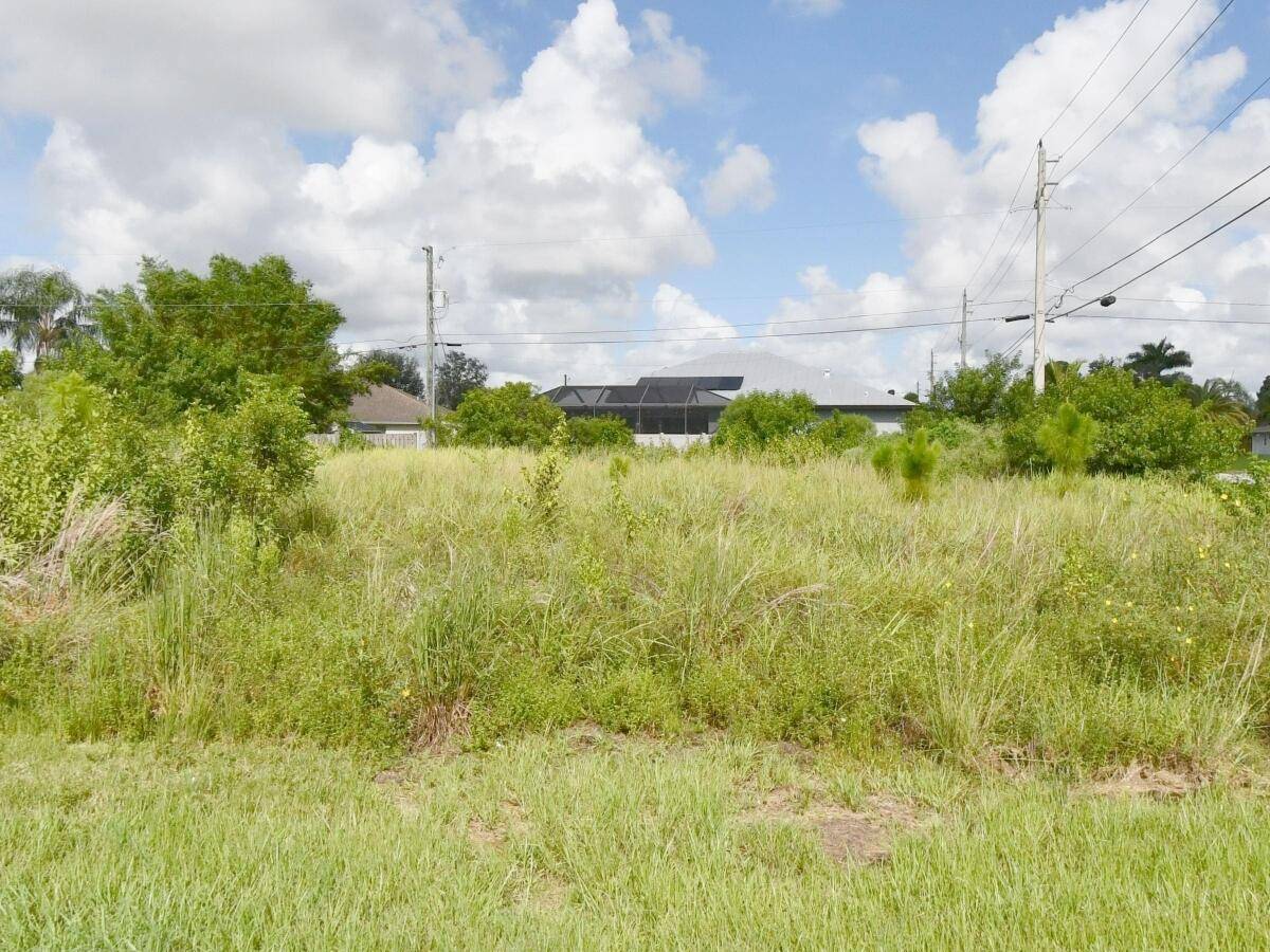 Great Corner Lot located near I 95 and close to shops in Tradition.