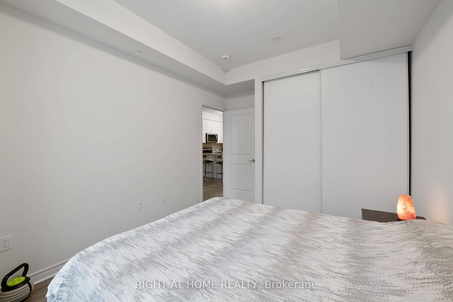 Welcome to the stunning condo at the Grande Mirage in the heart of Mississauga.