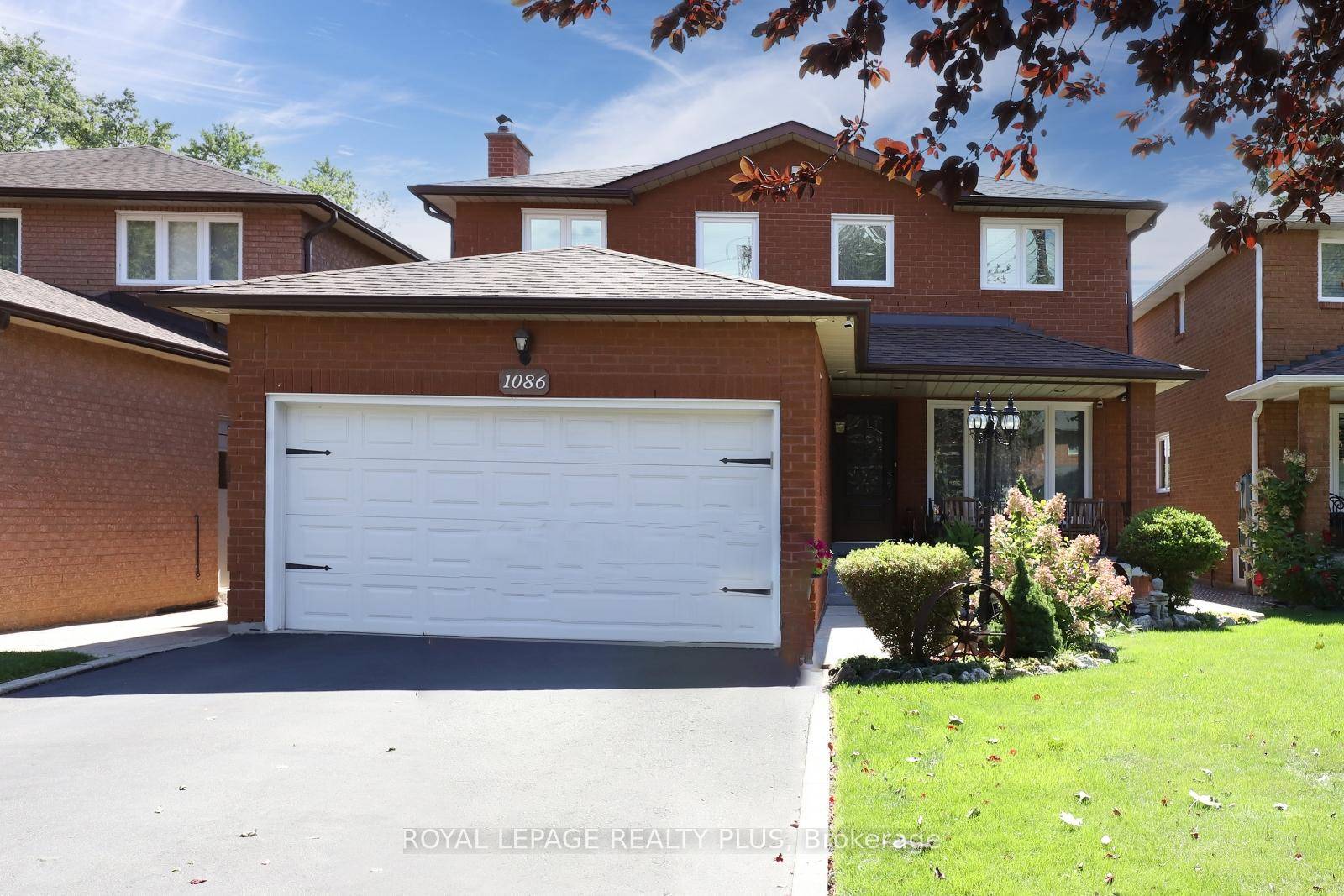 This spacious 4 bedroom detached home sits on a quiet mature tree lined street in the Applewood Acres Community.