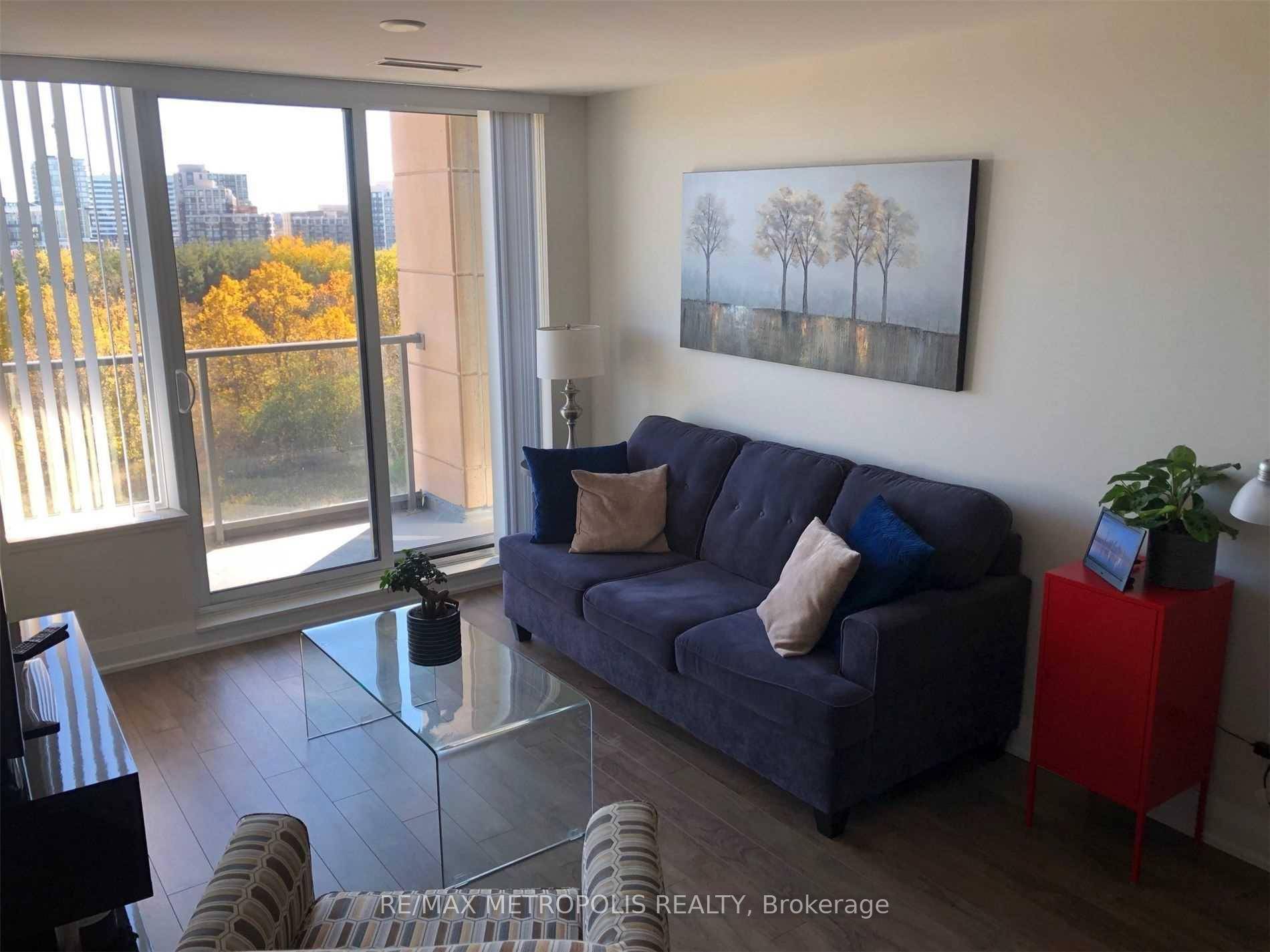 AVAILABLE FOR SHORT TERM LEASE !