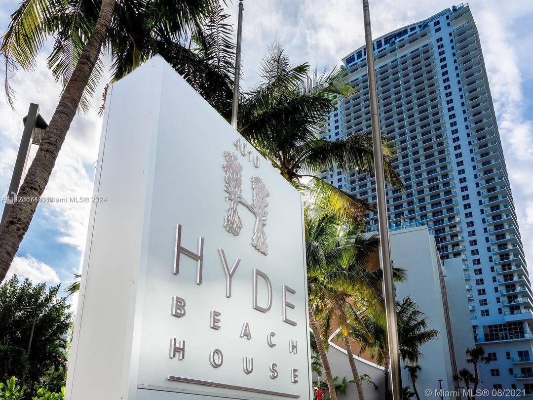 Spacios 2 bedroom 2 Bath at Hyde Beach House.