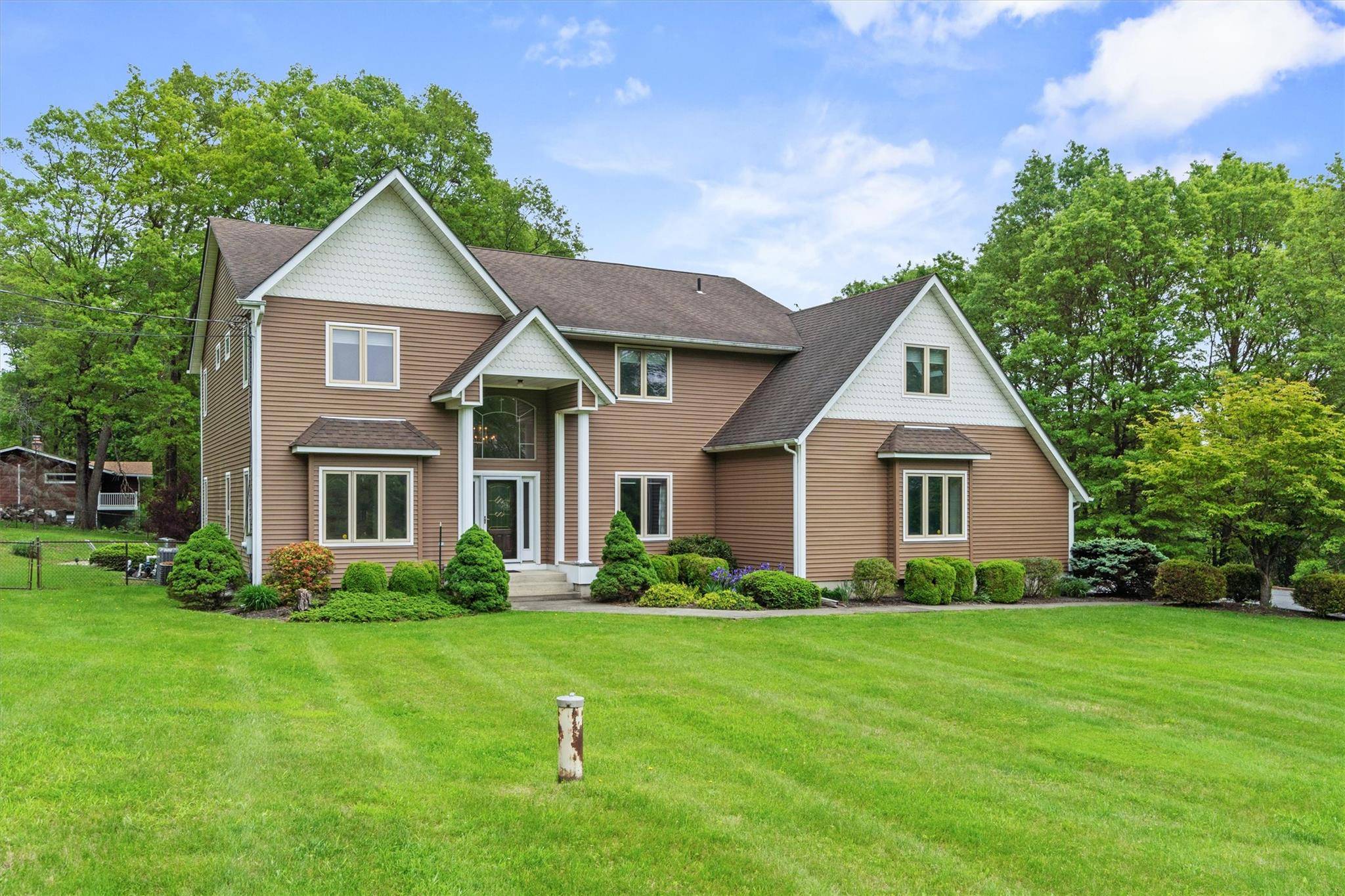 Welcome to this elegant contemporary colonial home, perfectly blending a relaxed atmosphere with luxurious details across 3.